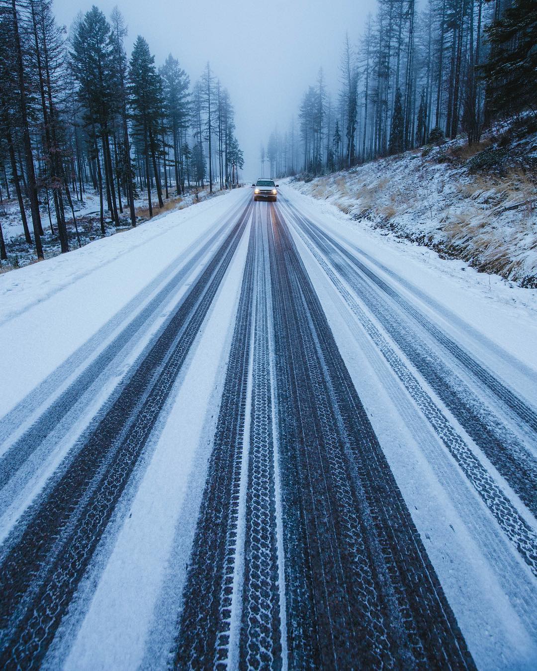 Winter road in Whitefish, Montana r/MostBeautiful