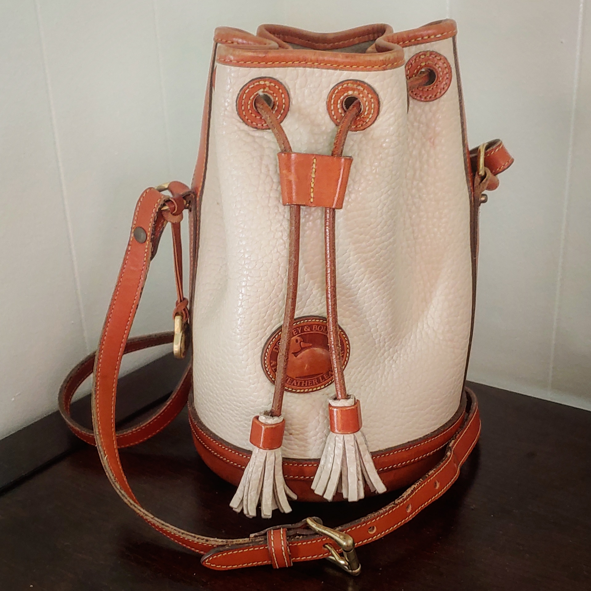 Vintage Dooney & Bourke bucket crossbody for 12! I passed another