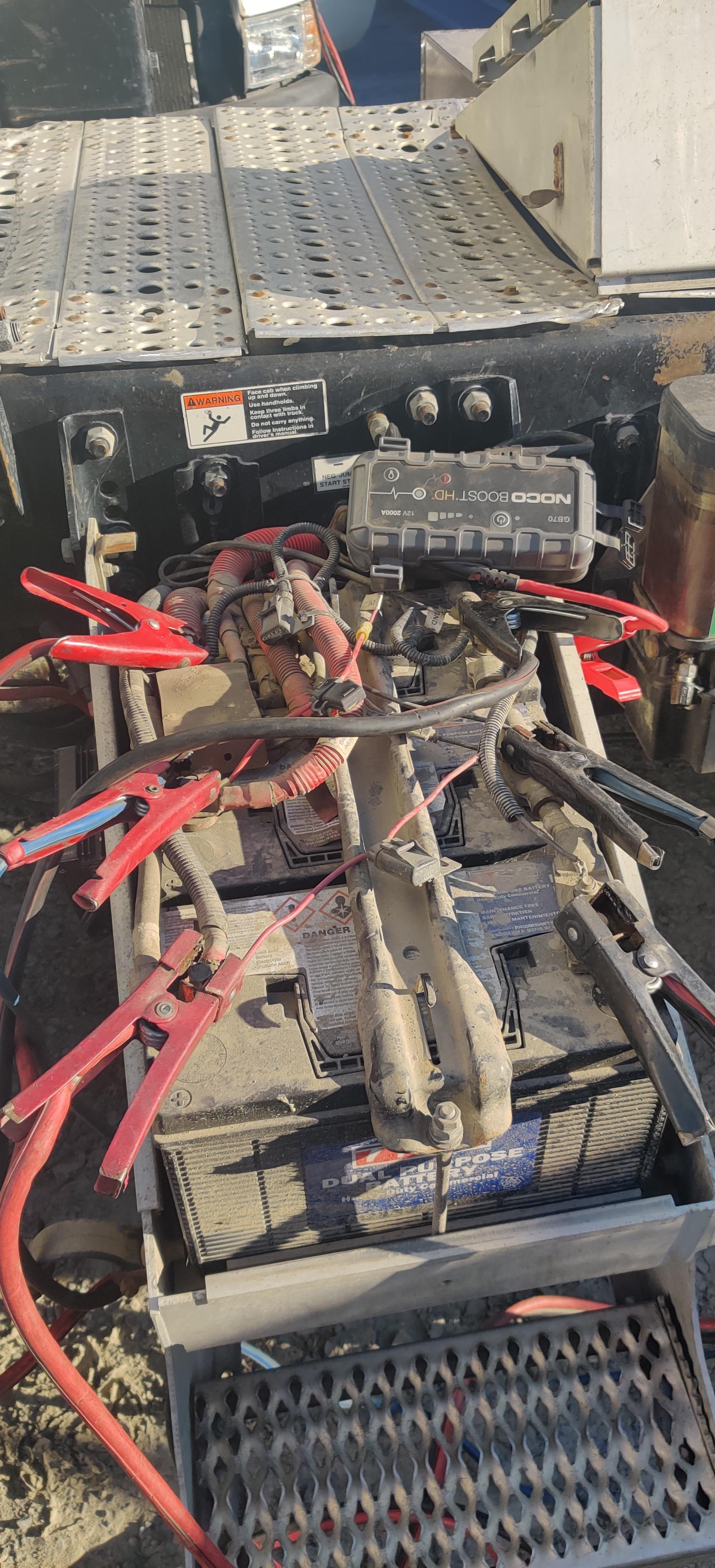 How to Jumpstart a Semi Truck With 4 Batteries • The Truck How