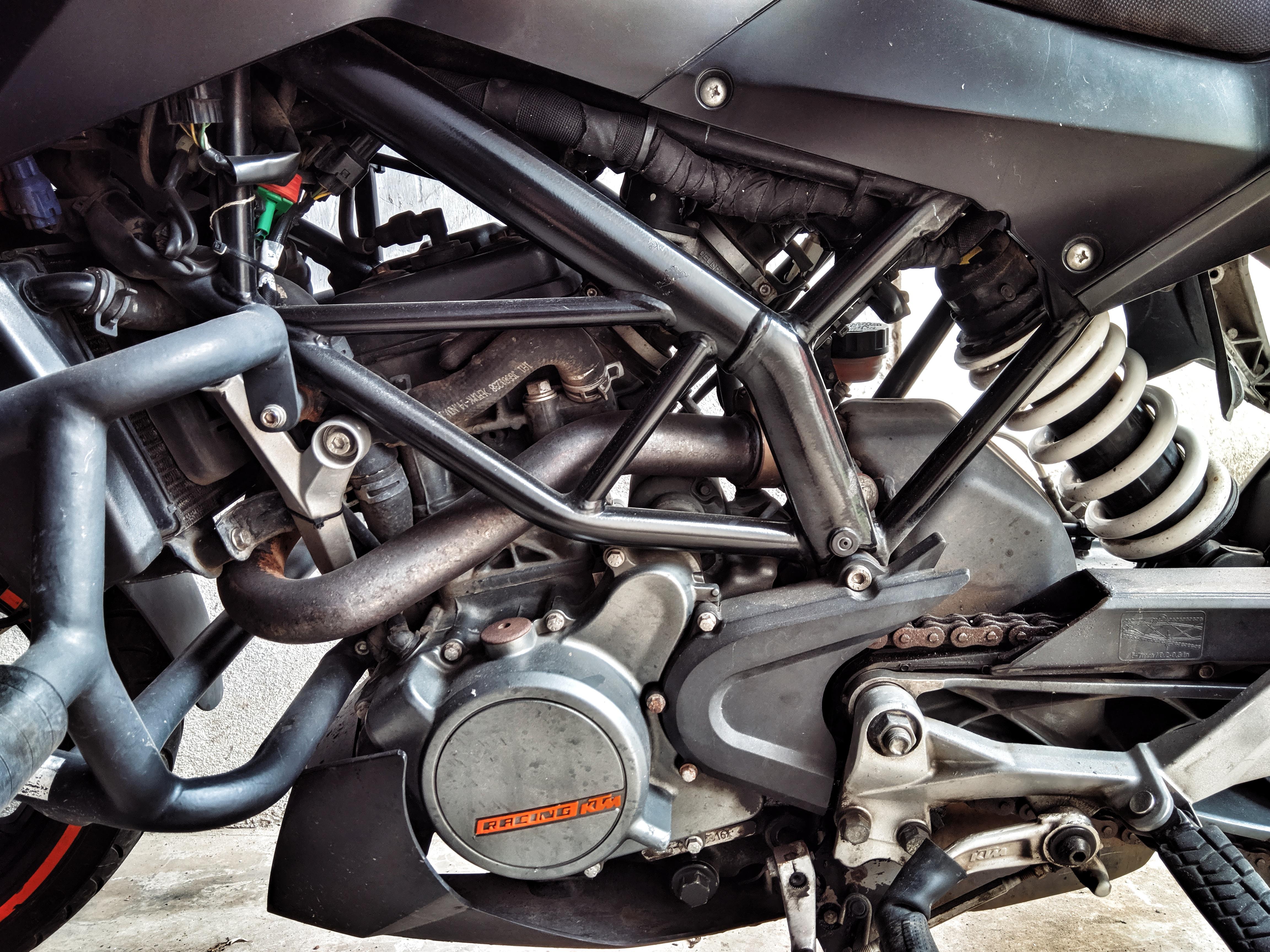 KTM Duke 200 engine r/pics