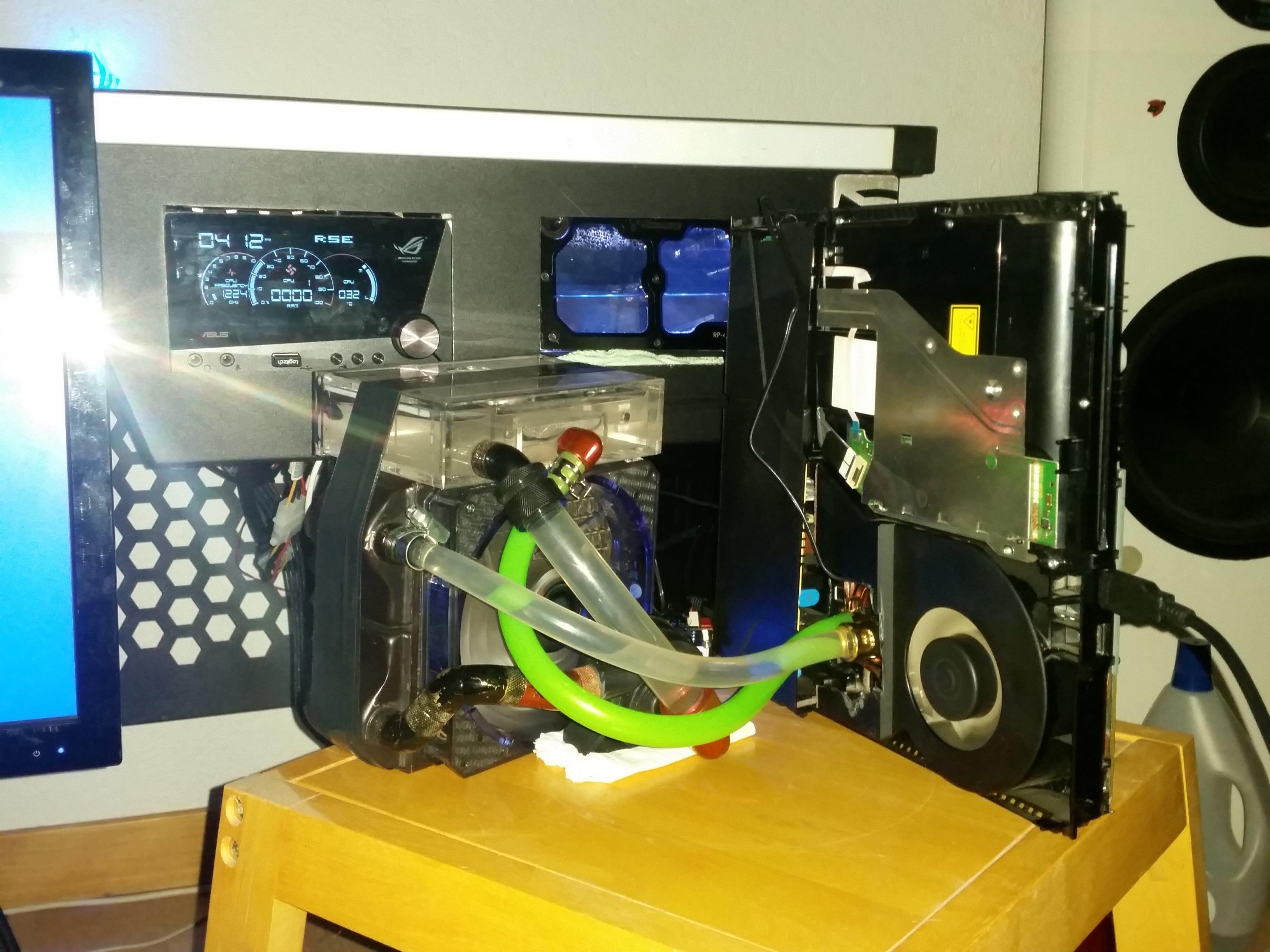 Redneck PS4 Watercooling r/pcmasterrace