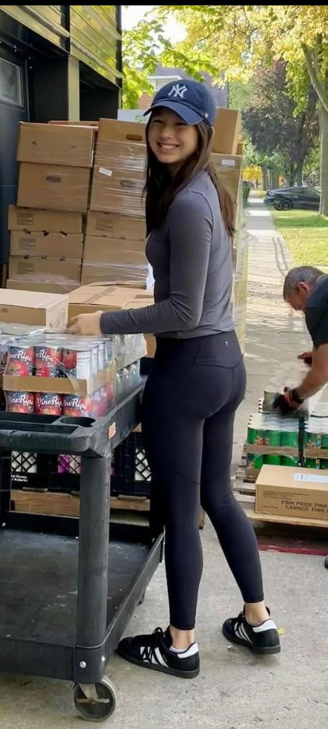 ass butt devon lee cobra kai 🍑😏🤤🤤 : jdlgjf