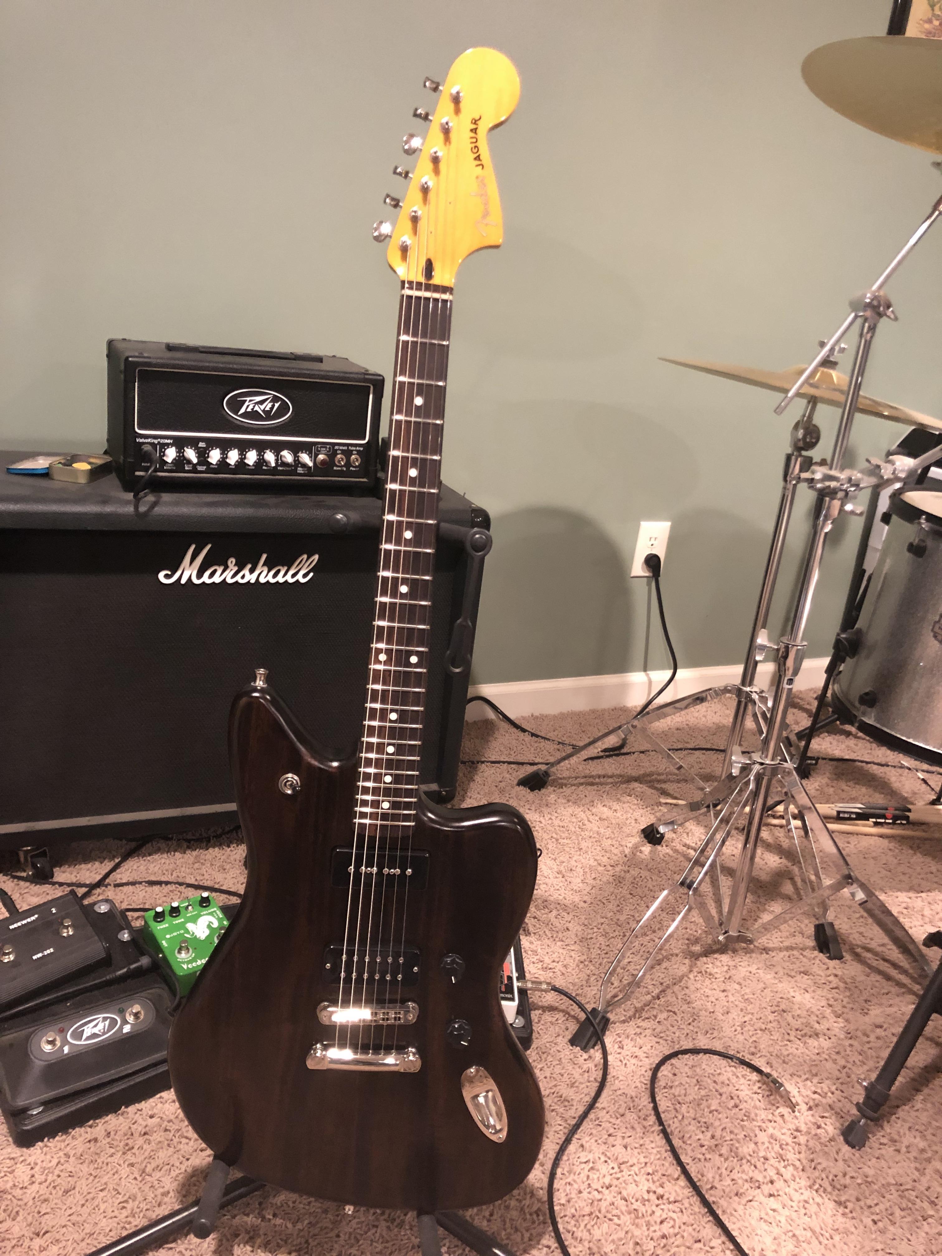 Arriba 96+ imagen fender modern player jaguar bass In.thptnganamst.edu.vn