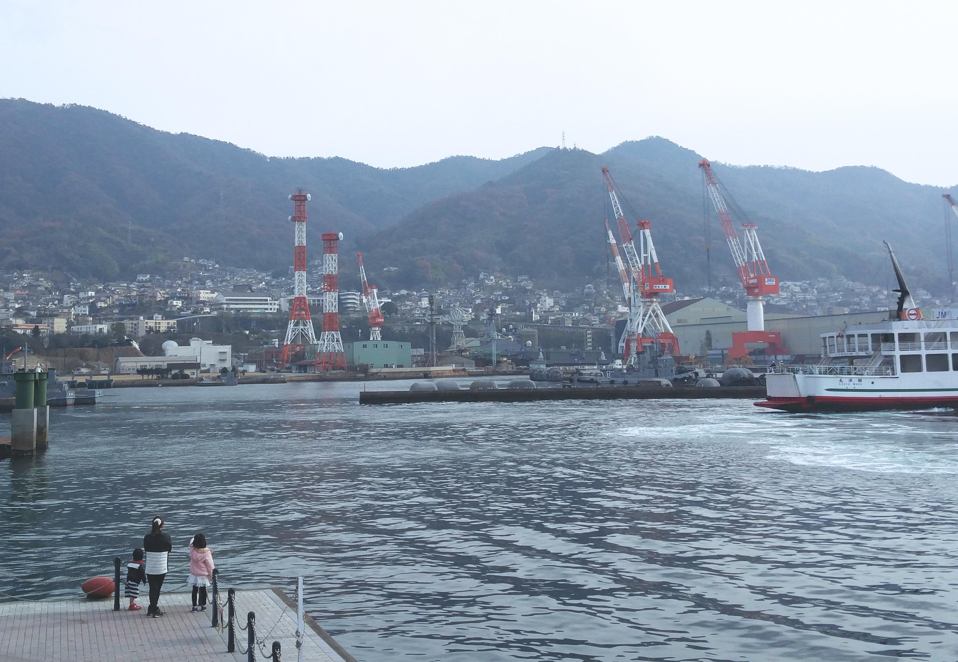Kure, Hiroshima viewed from the harbor [OC] r/japanpics