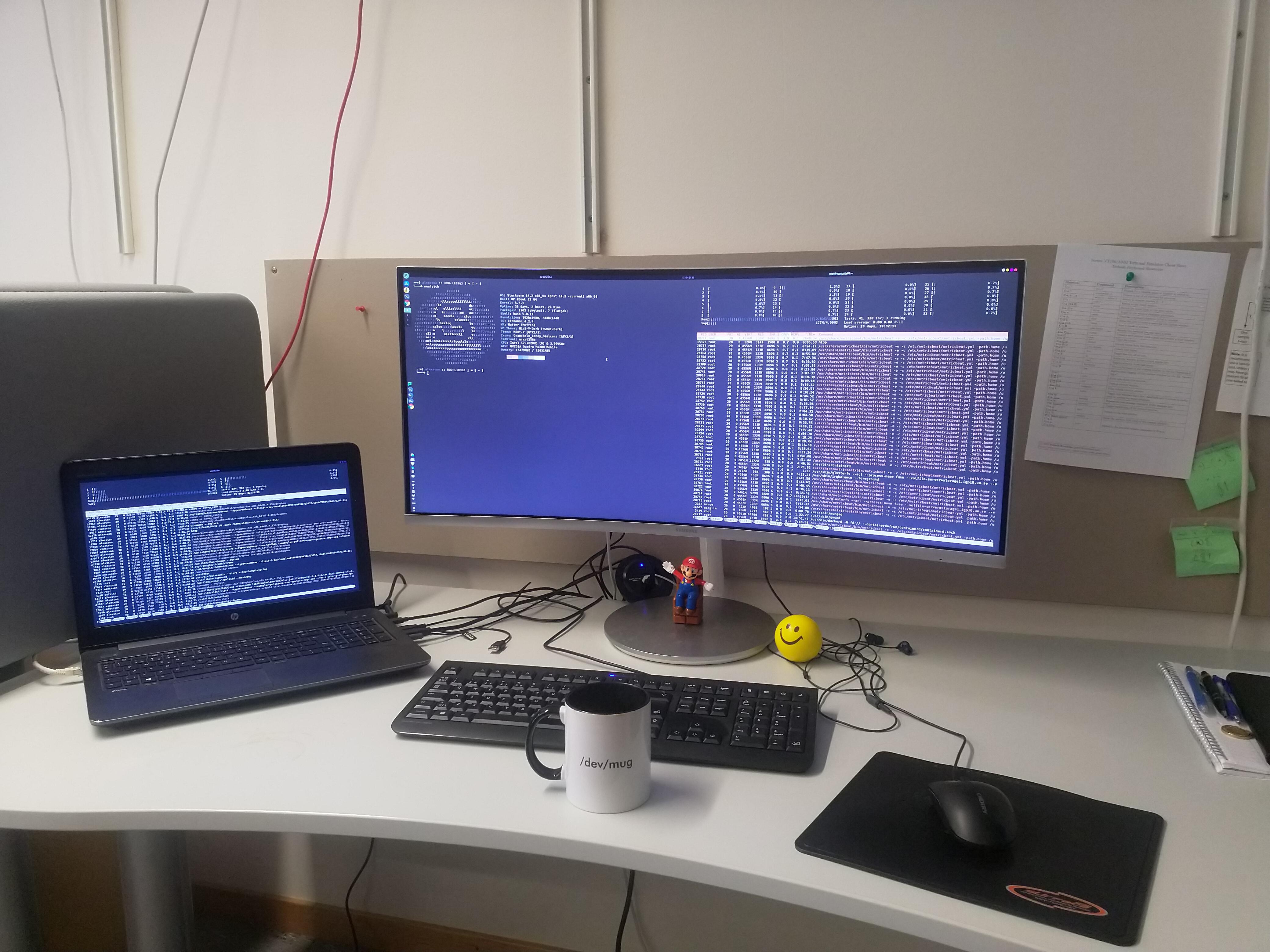 [Desktop] Real desktops seems popular here. I show mine, at work. r