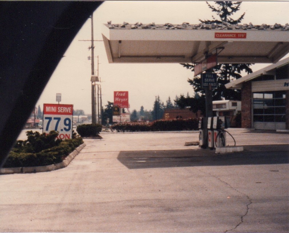1979 Exxon gas station, Evergreen Way and Casino Rd. r/everett