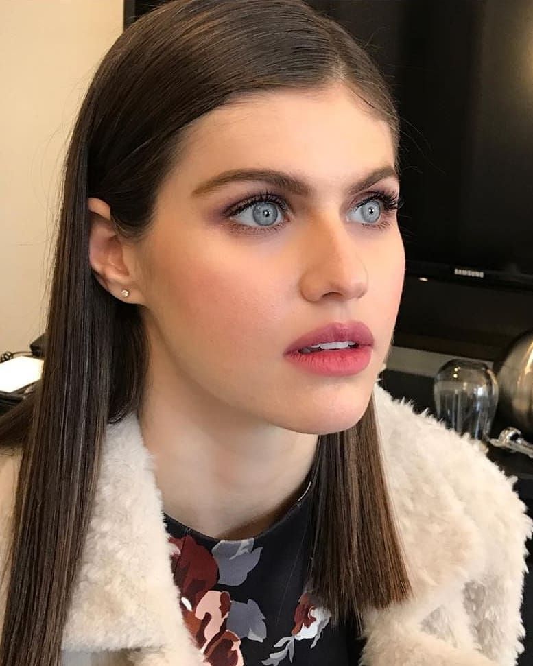 Alexandra Daddario. r/ladyladyboners