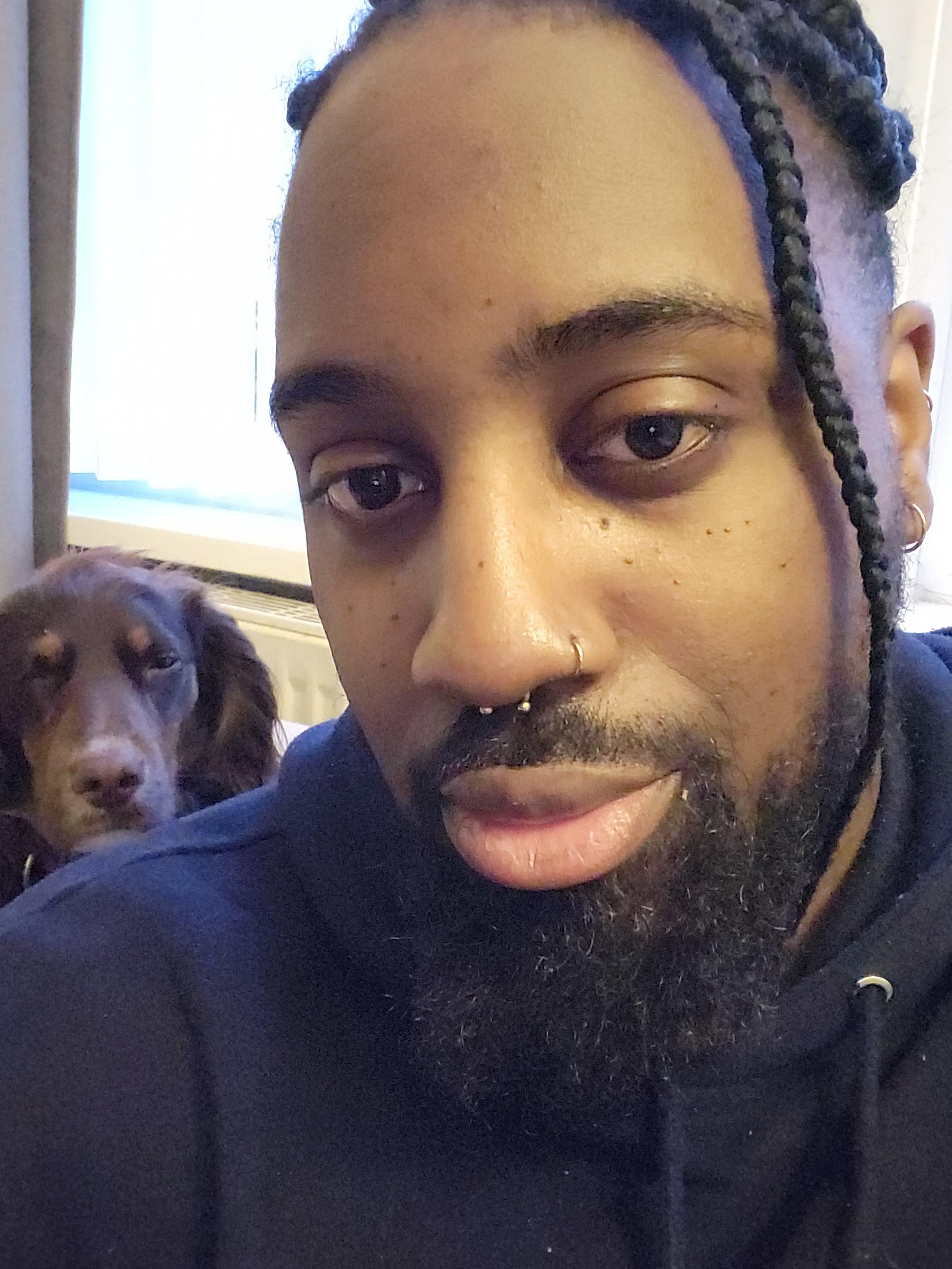 Replaced my old 8mm nose ring for a 6mm one. More snug fitting! r