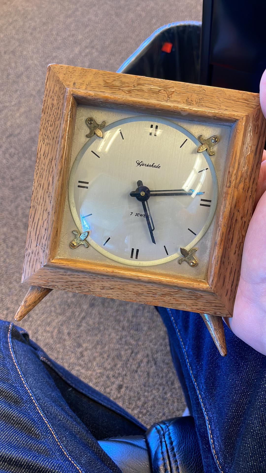 Found this manual wind Herechede clock at Goodwill today. Can anyone