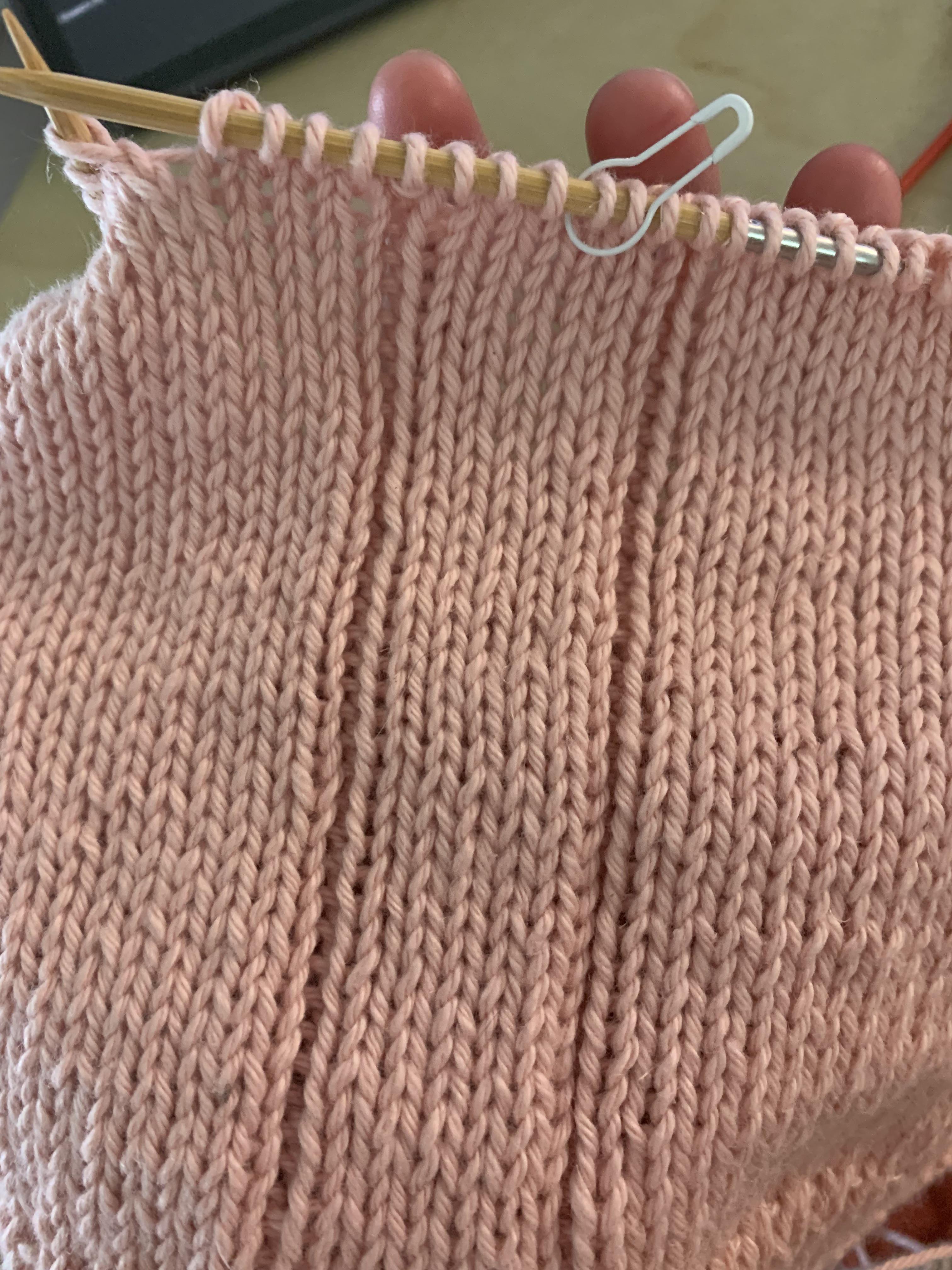 How do I tighten my knit stitches before a purl stitch? knitting