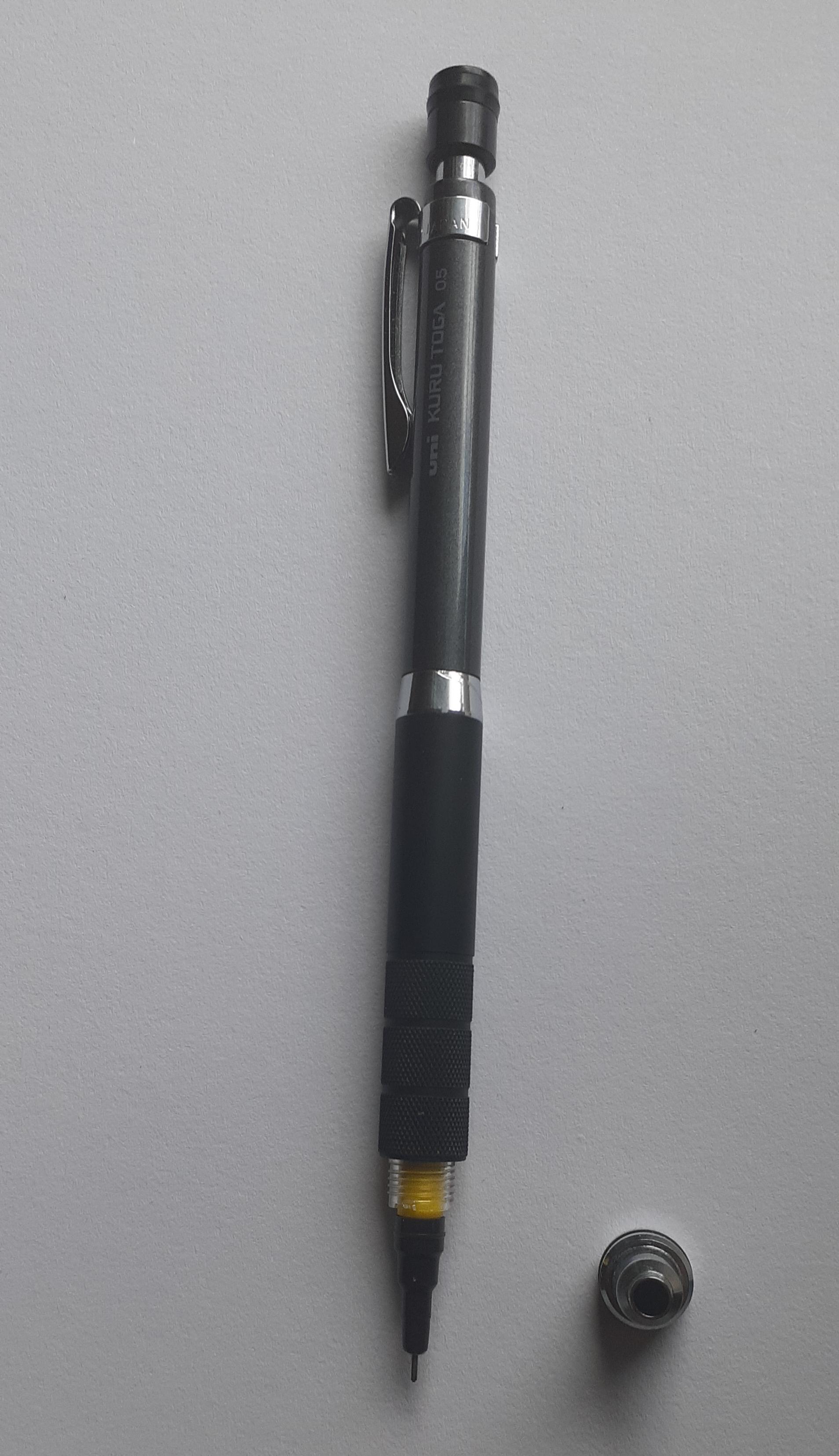 Kuru Toga Roulette in 0.3 r/mechanicalpencils