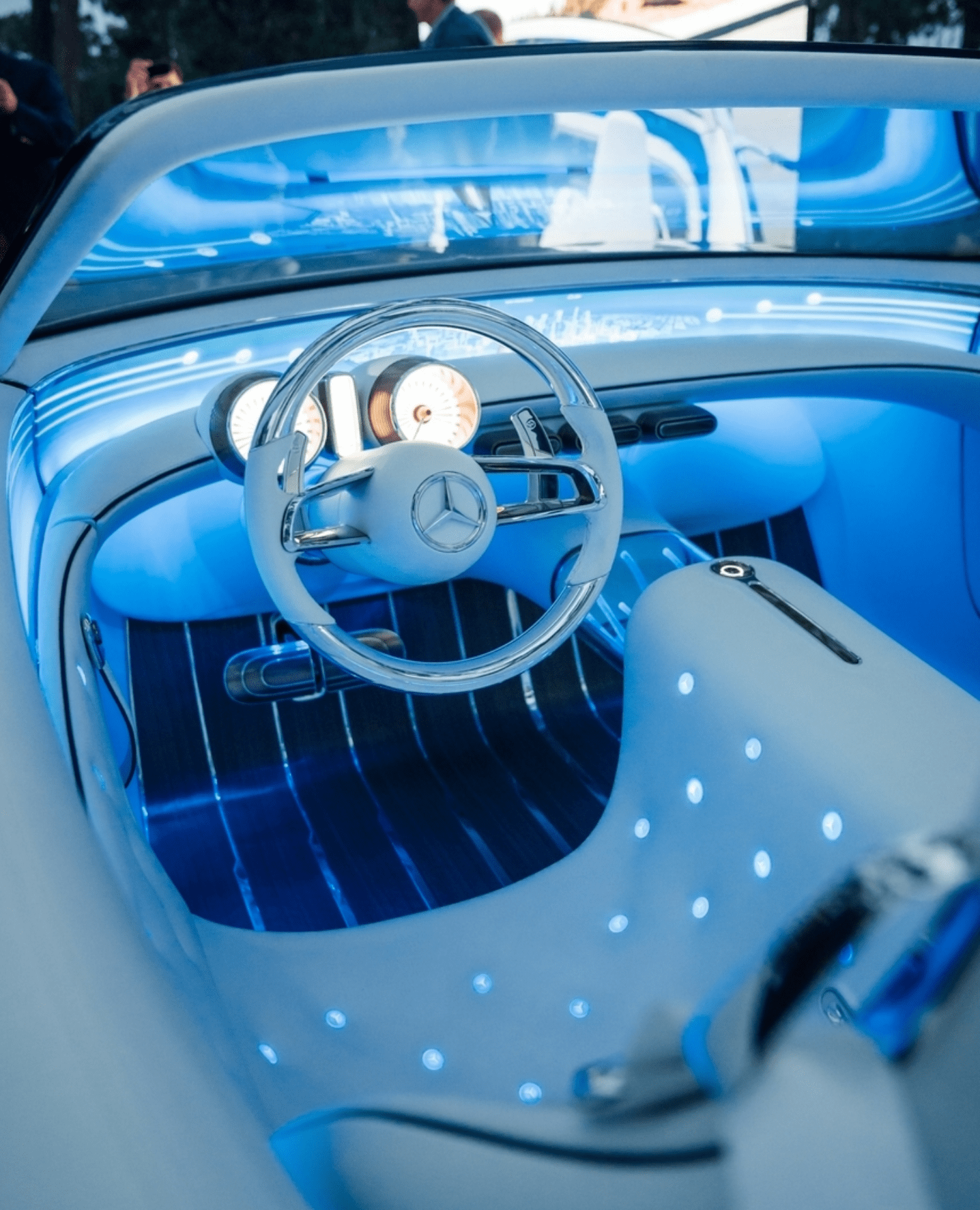 The interior of the MercedesMaybach 6 Cabriolet r/pics