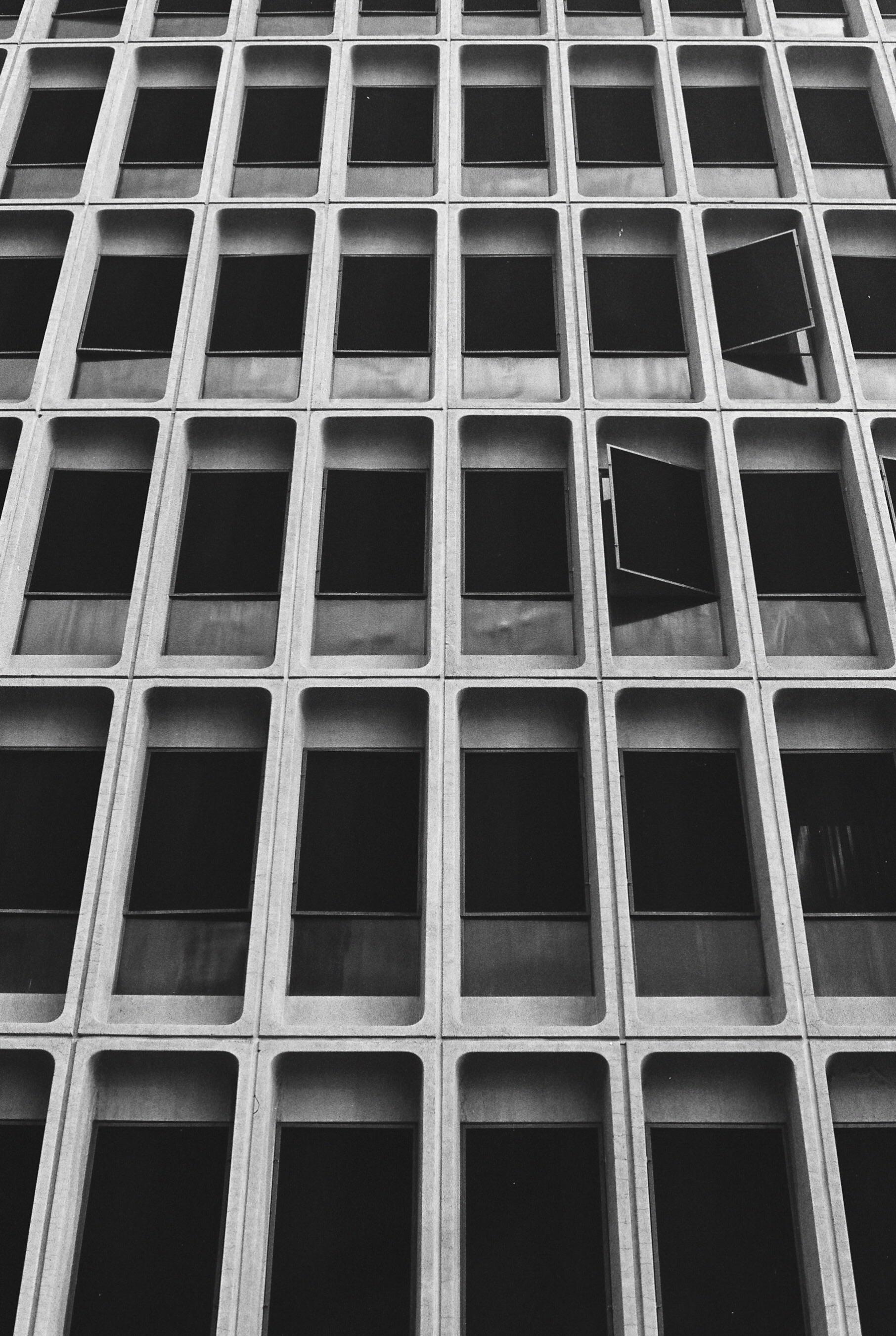 (OC) State Building, Santa Ana, CA r/brutalism