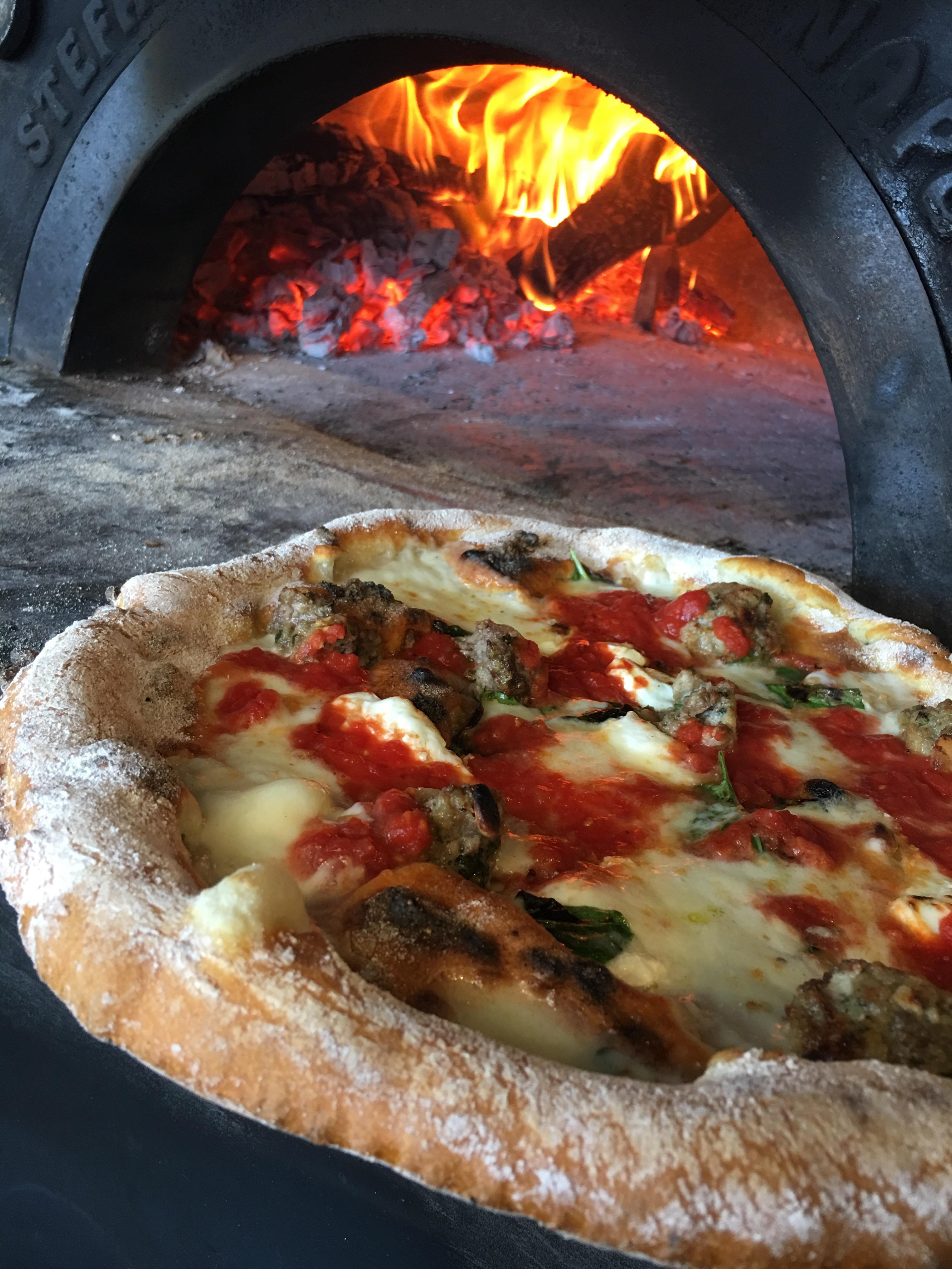 [pro/chef] gluten free pizza in a 1000 degree wood fire oven r/food