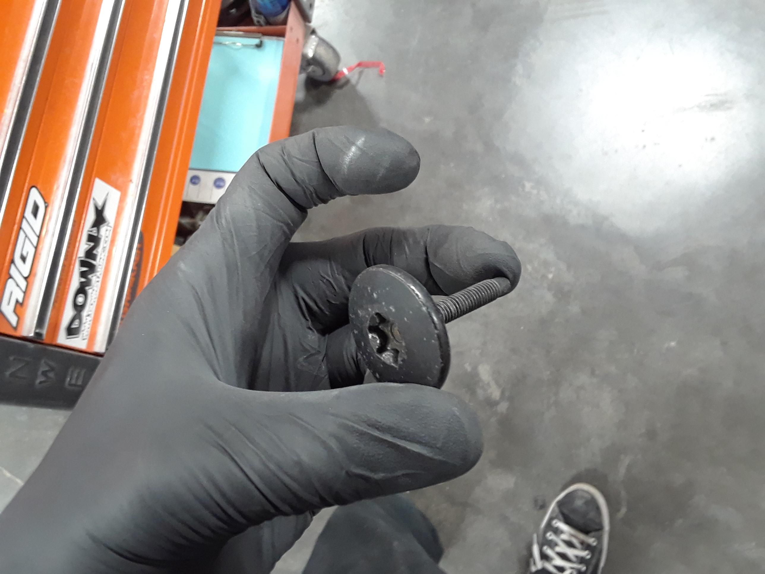 Jeep Renegade upper grille bolt. 6mm bolt with a T55 head r