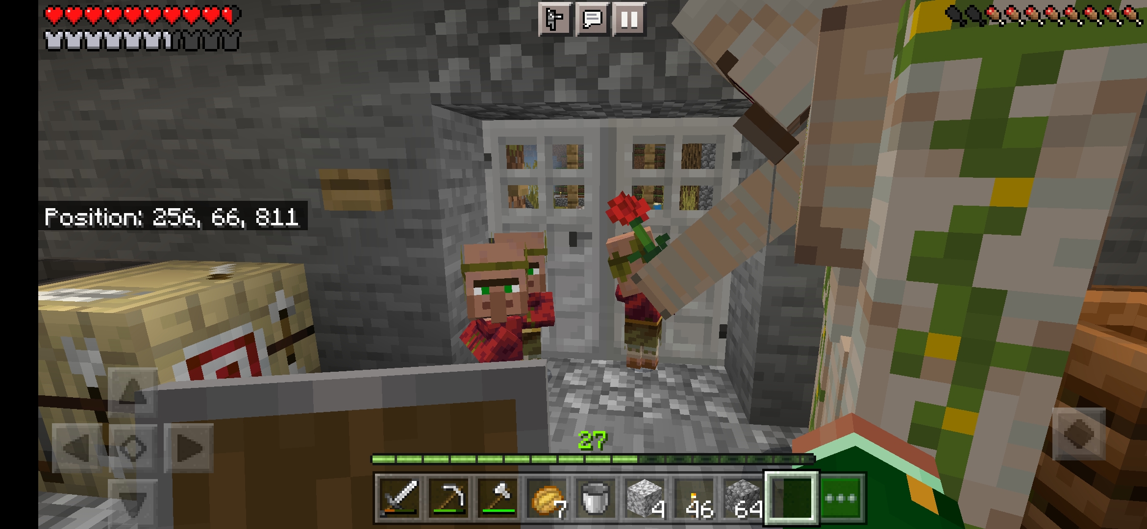 Iron golem gives flower to baby villager r/Minecraft