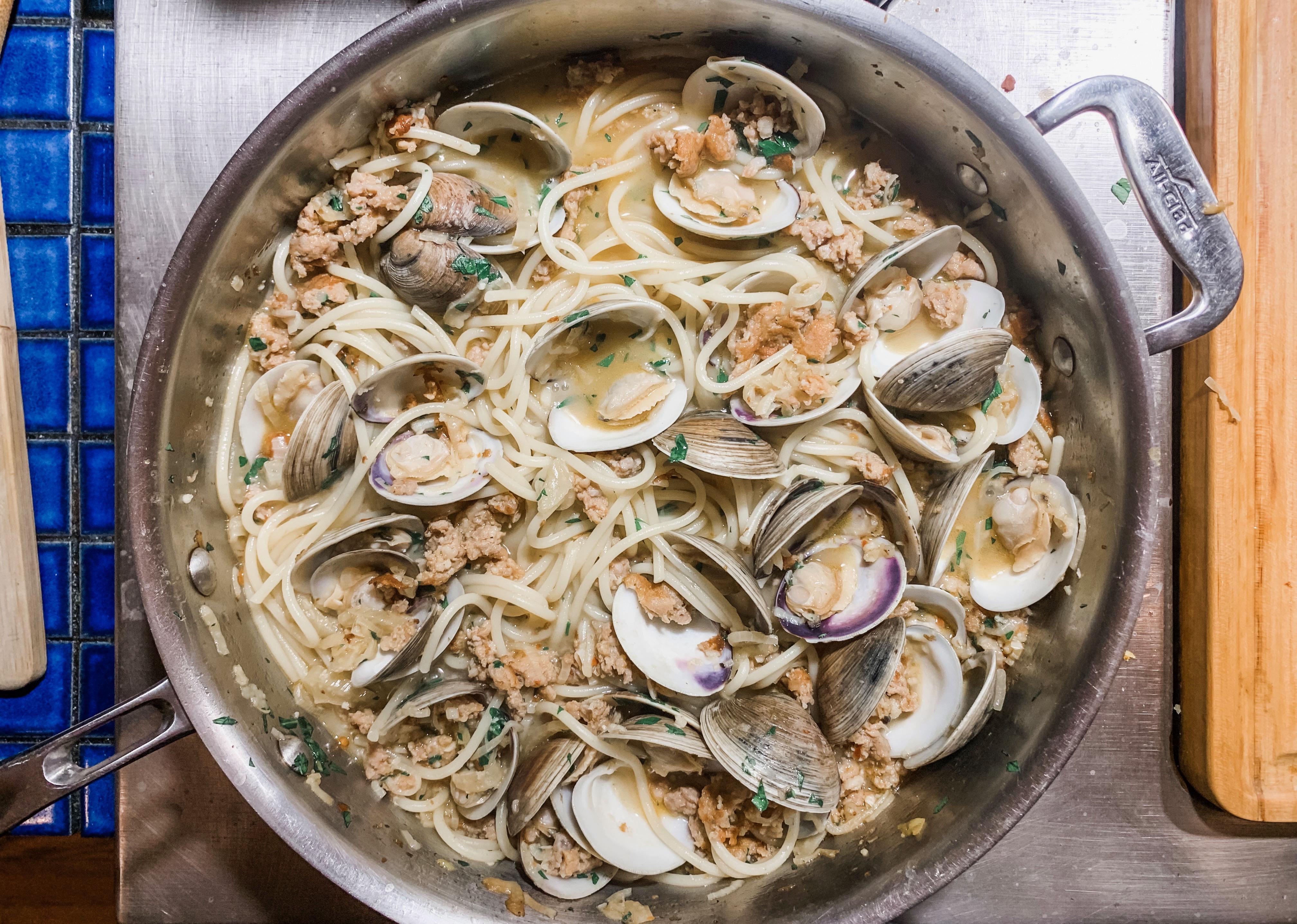 Fresh Pasta With Clams And Hot Italian Sausage at Kara Bookout blog