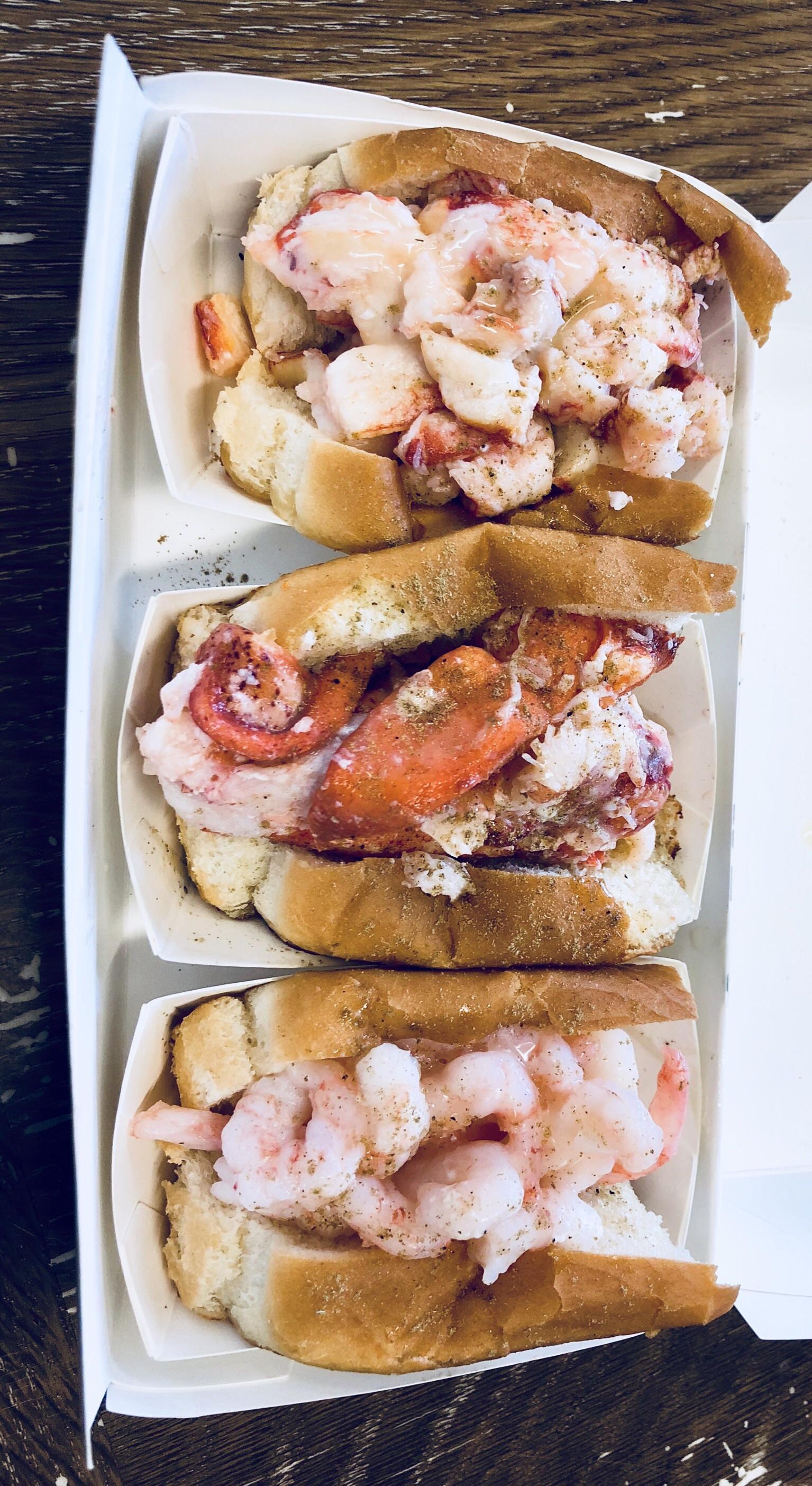 [I ate] lobster roll trio crab, lobster, shrimp. r/food