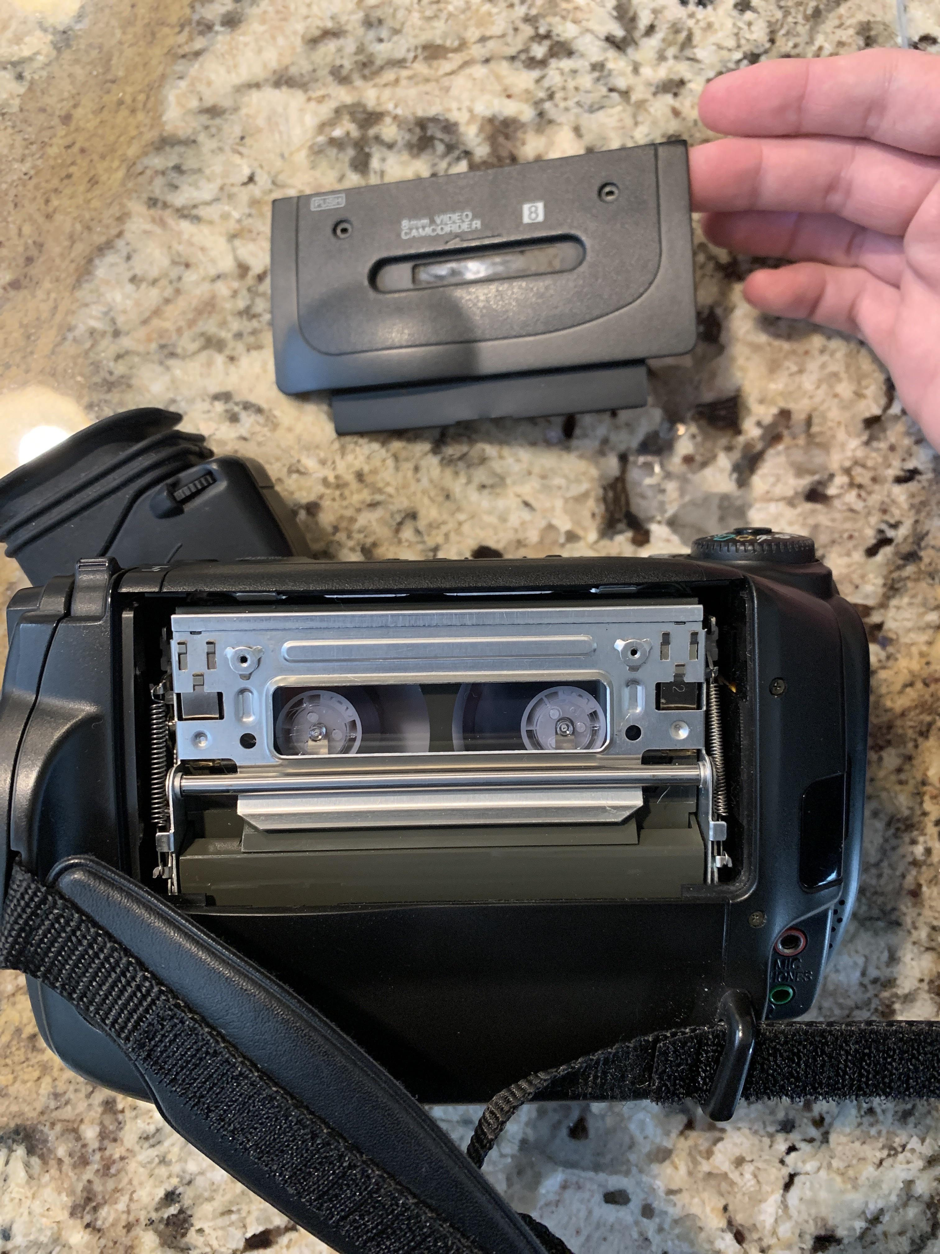 Tape from Canon es900 won’t eject. I’ve found online that you can take