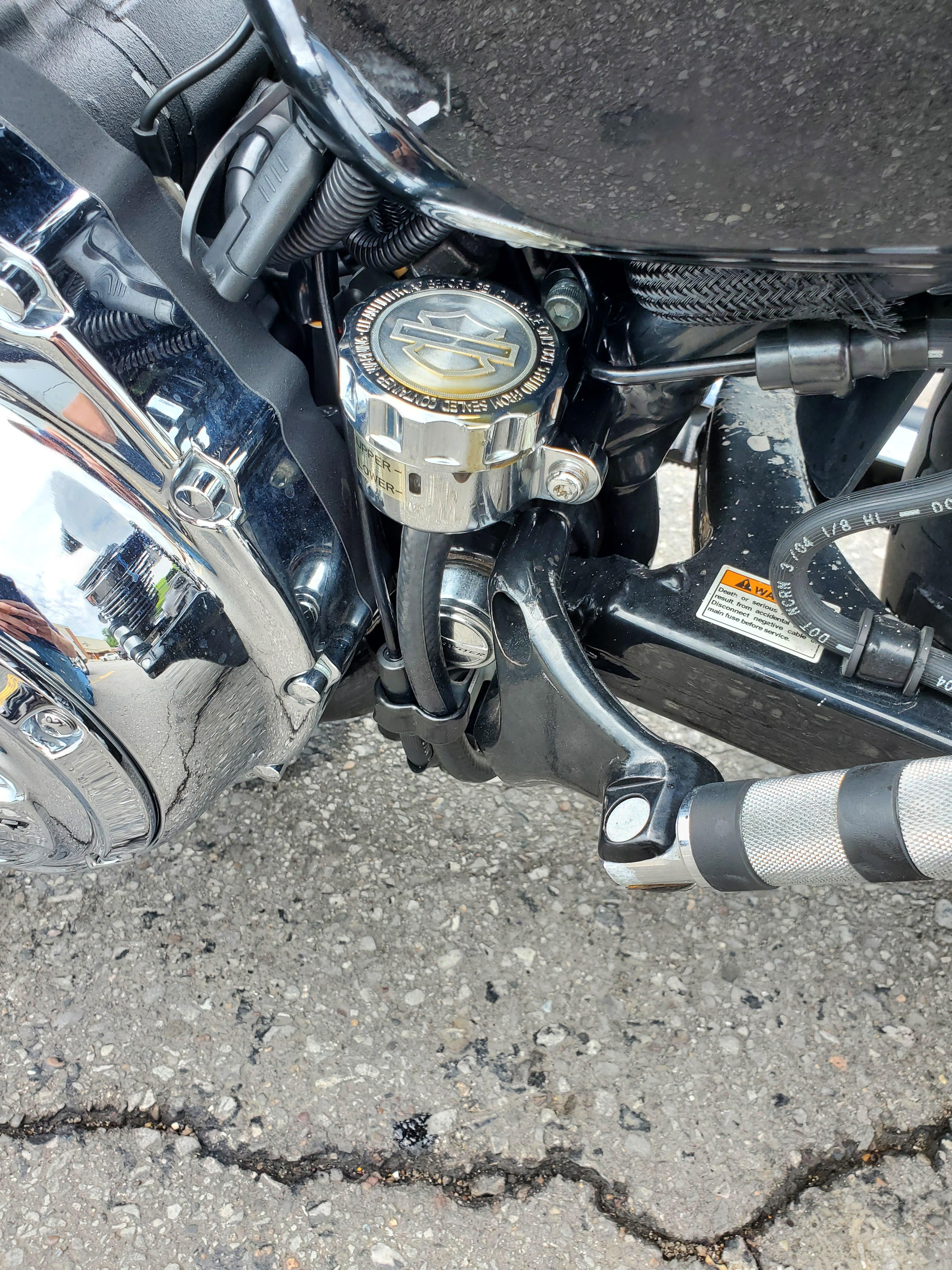 2004 sportster 1200c leaking brake fluid r/Fixxit