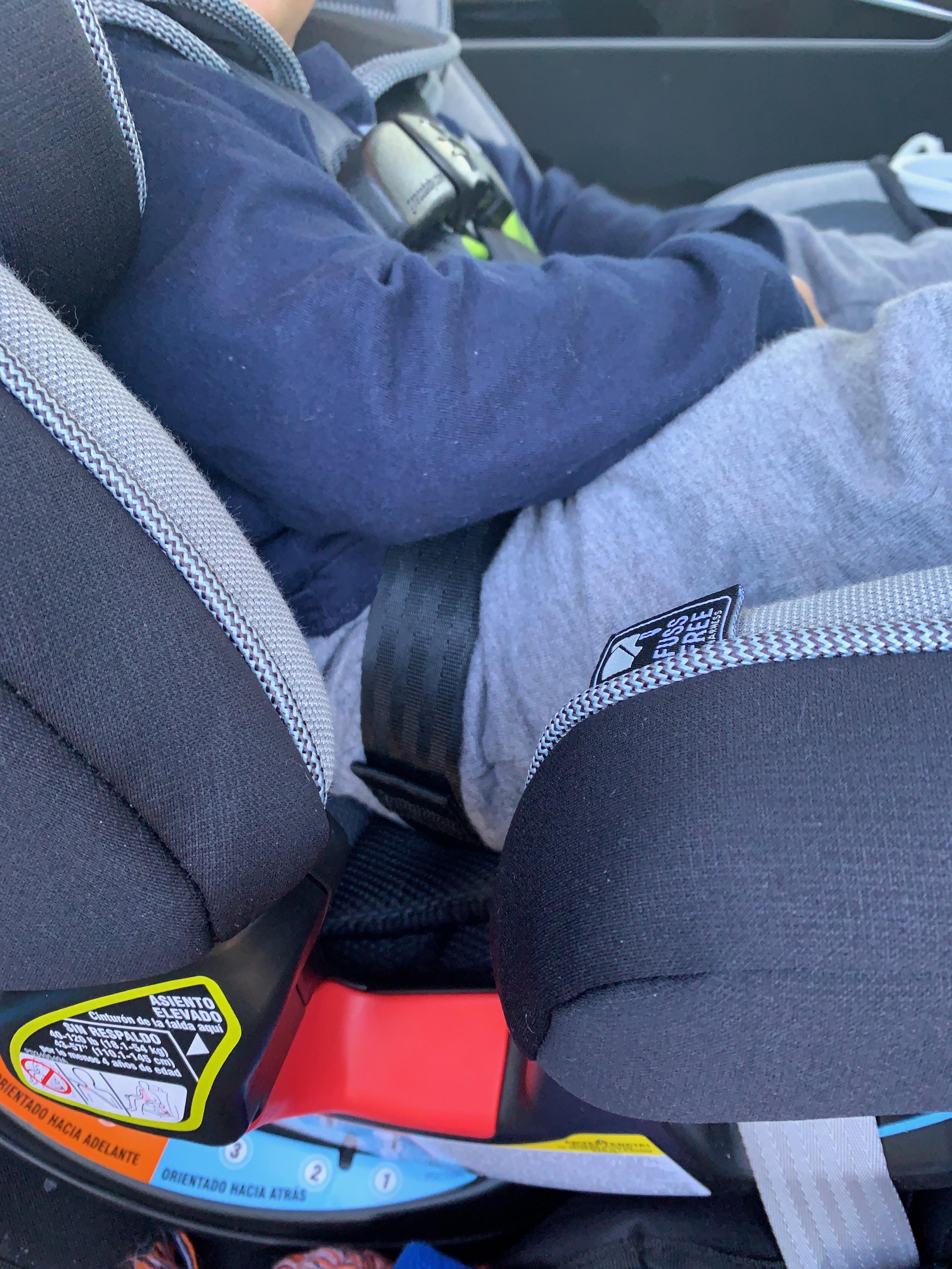 Graco 4ever DLX car seat* Does anybody else feel like the straps sit