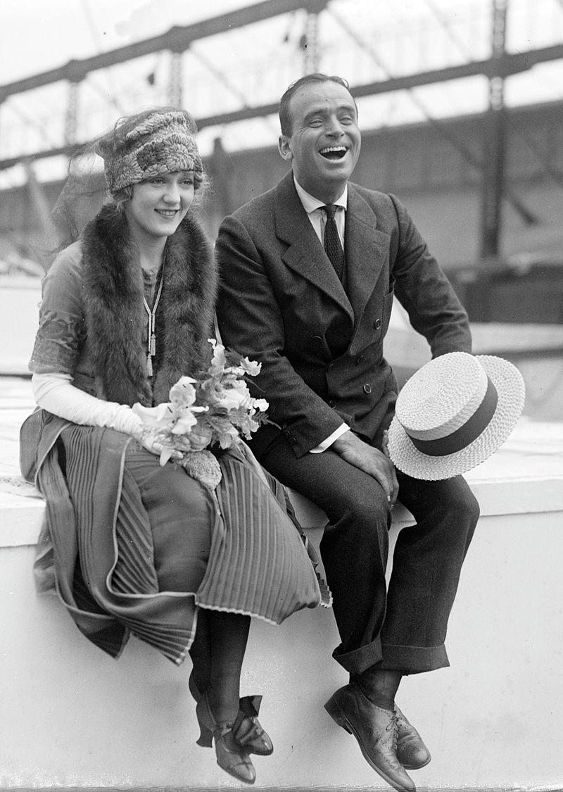 We gotta bring back the slang and dress in this new 20’s cycle. : r/1920s