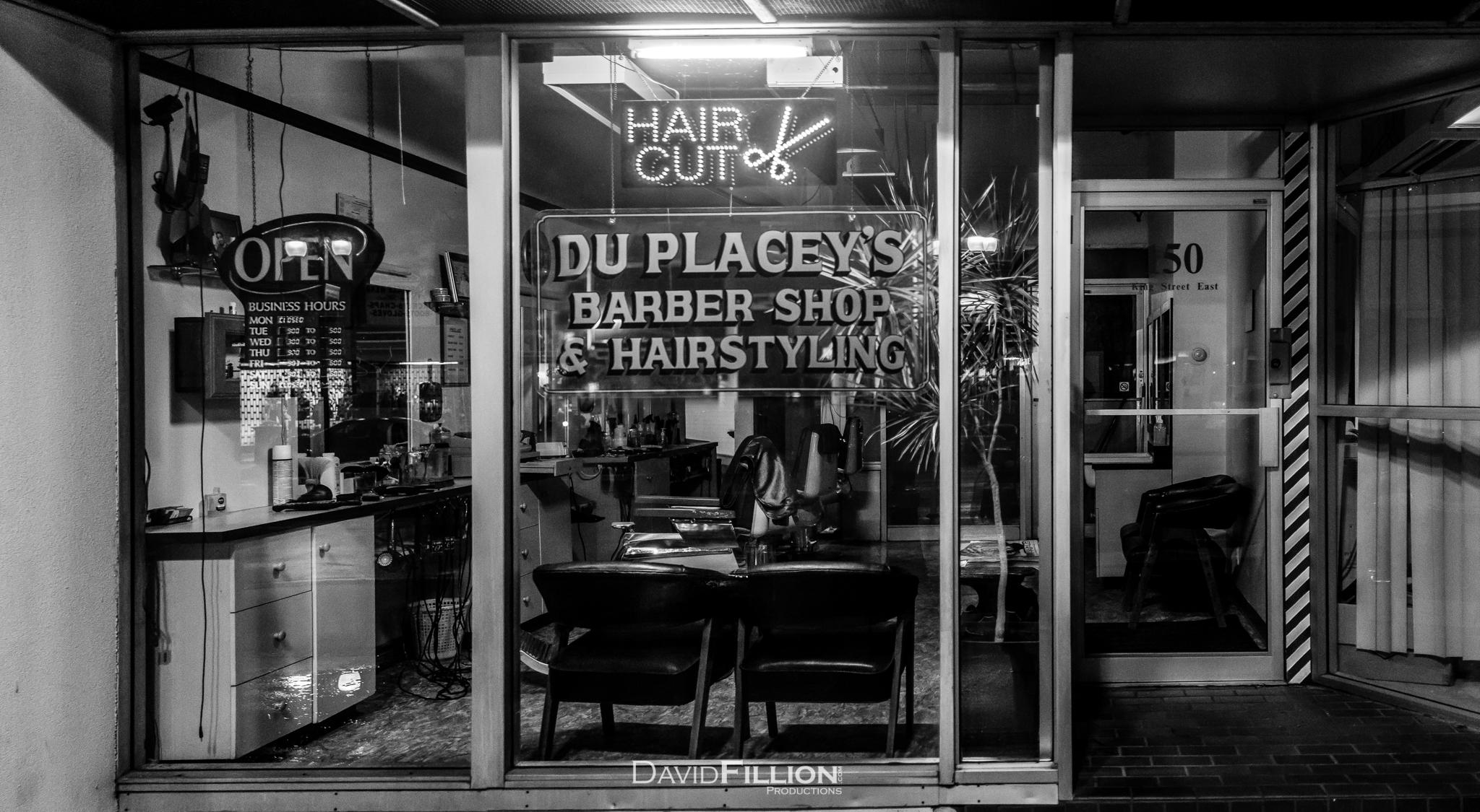 Du Placey's Barber Shop r/Hamilton