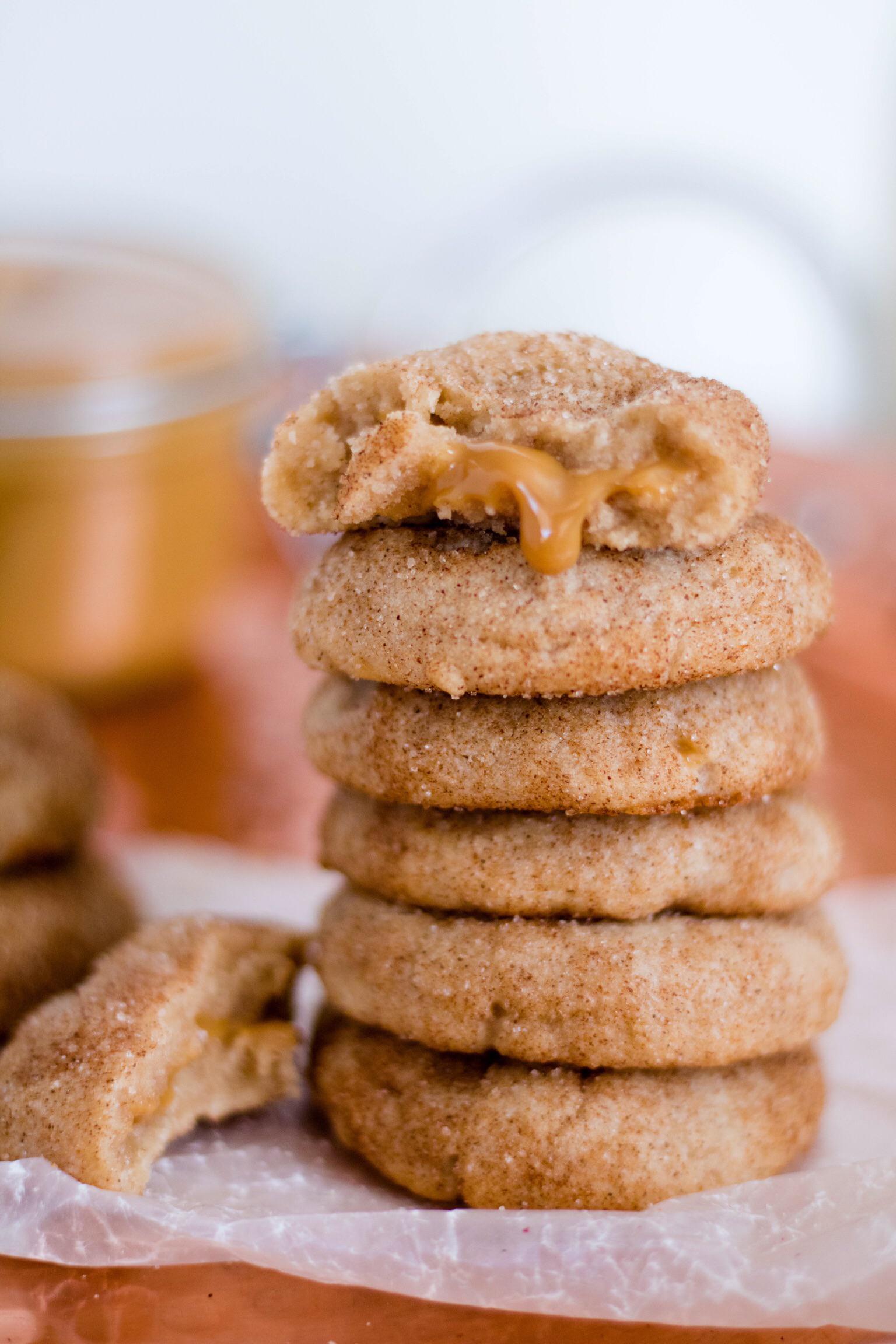 My dulce de leche stuffed snickerdoodle cookies r/recipes