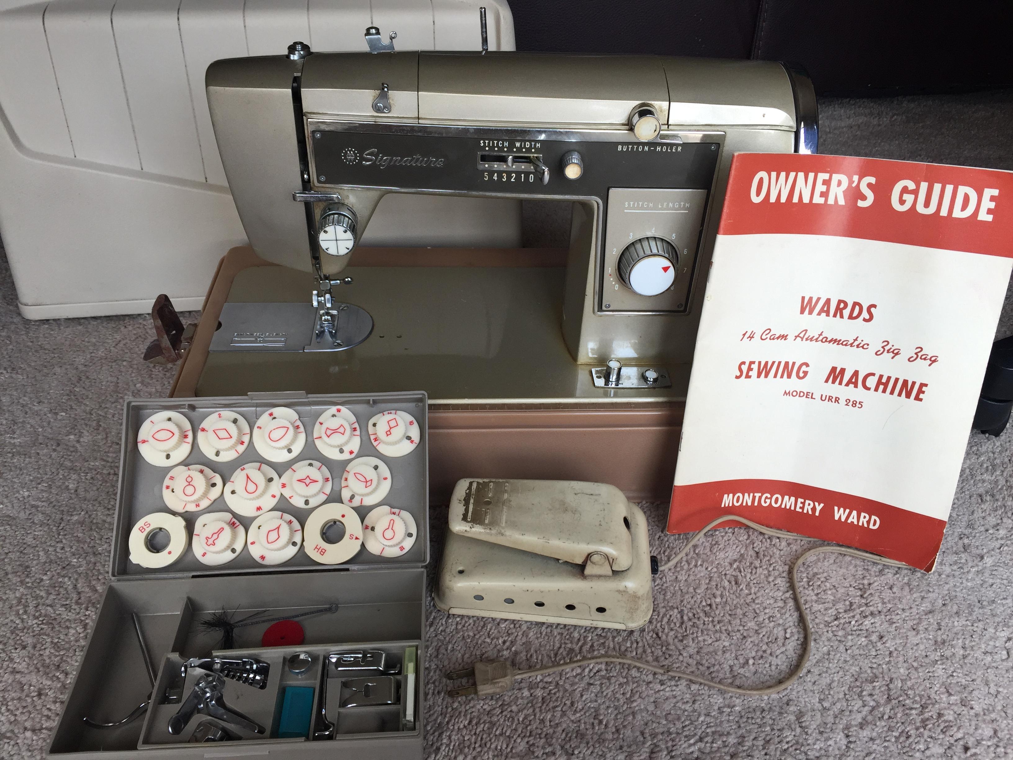 Value of Montgomery Ward Signature URR 285 all metal sewing machine