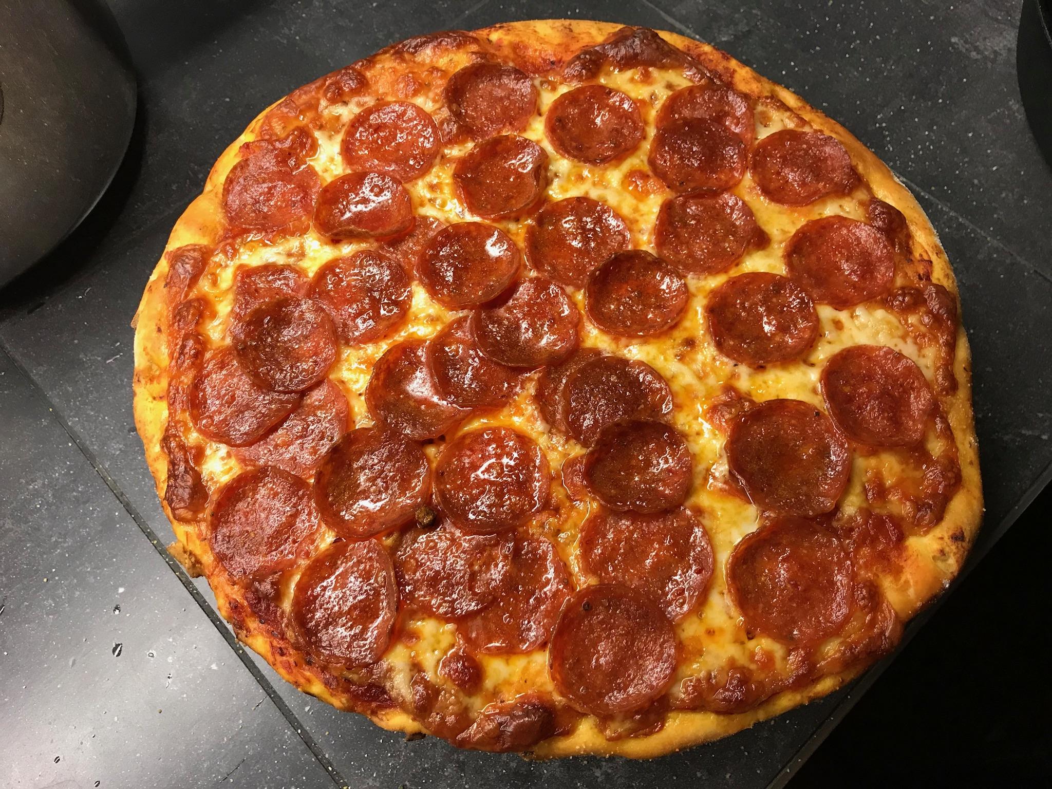 Homemade New York style pepperoni pizza r/Pizza