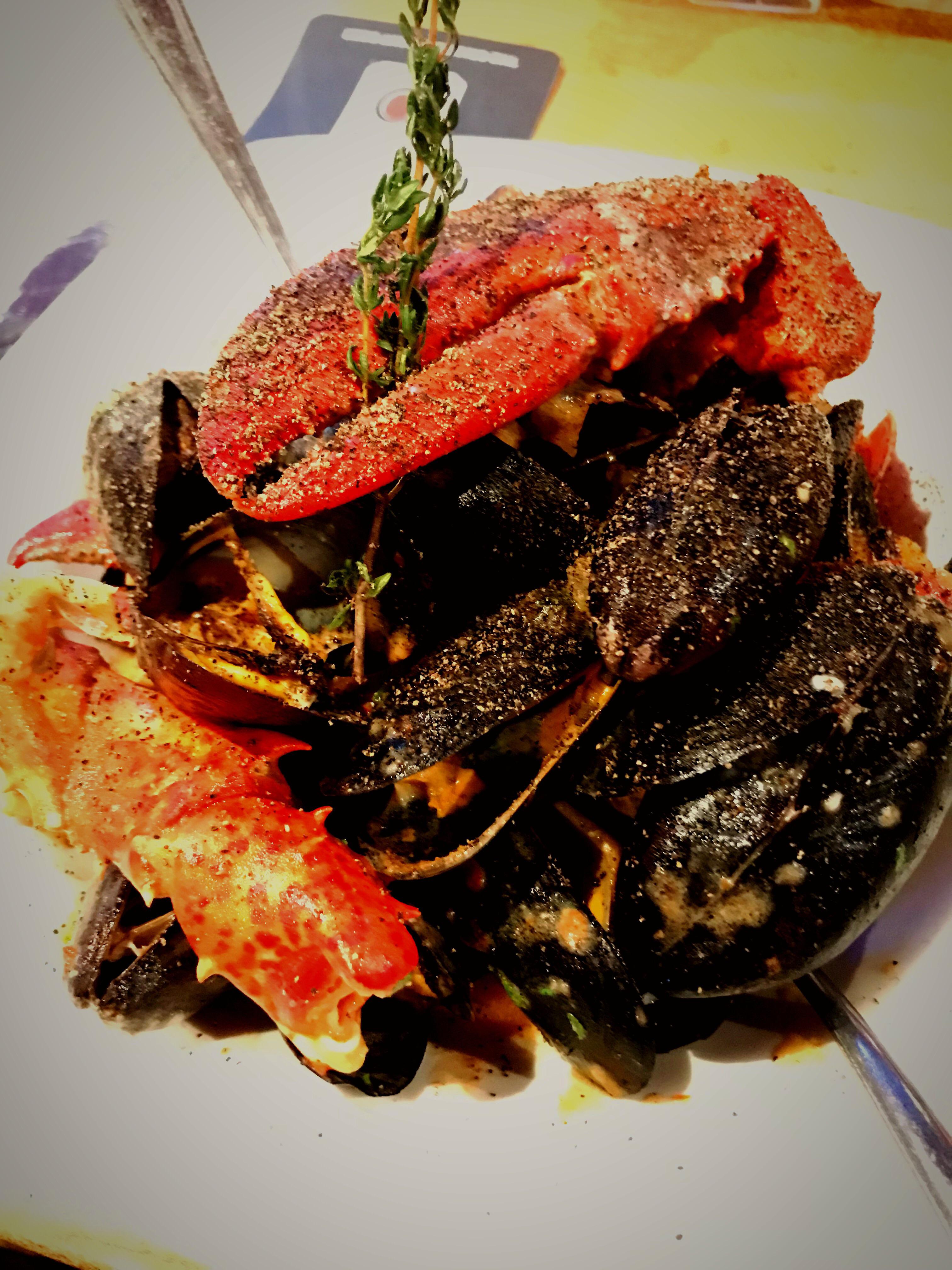 [I ate] Mussels and Lobster r/food