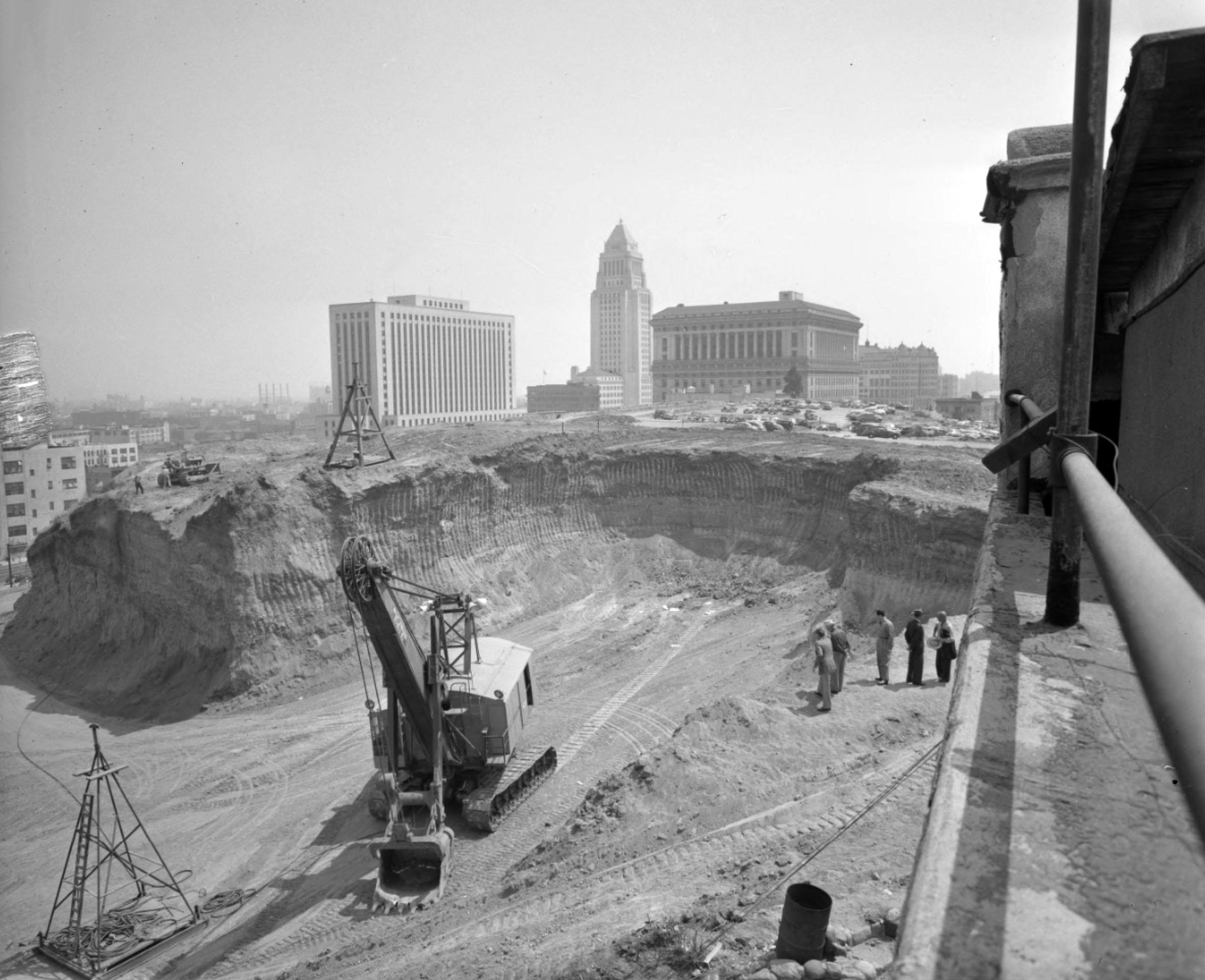 Excavation of Fort Moore Hill, Los Angeles, 1969 r/CityPorn