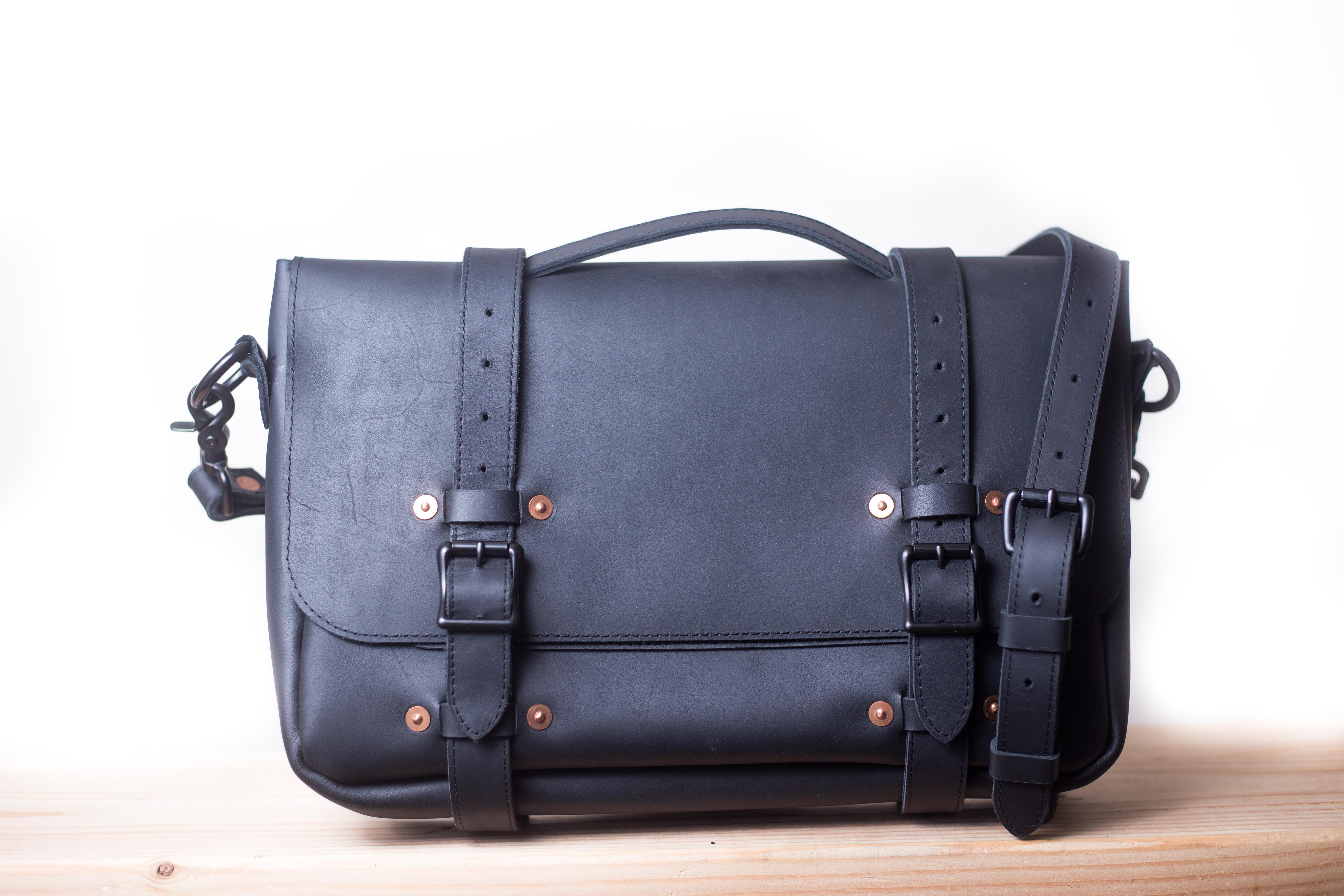 Any idea on the brand of this wallet? LeatherClassifieds