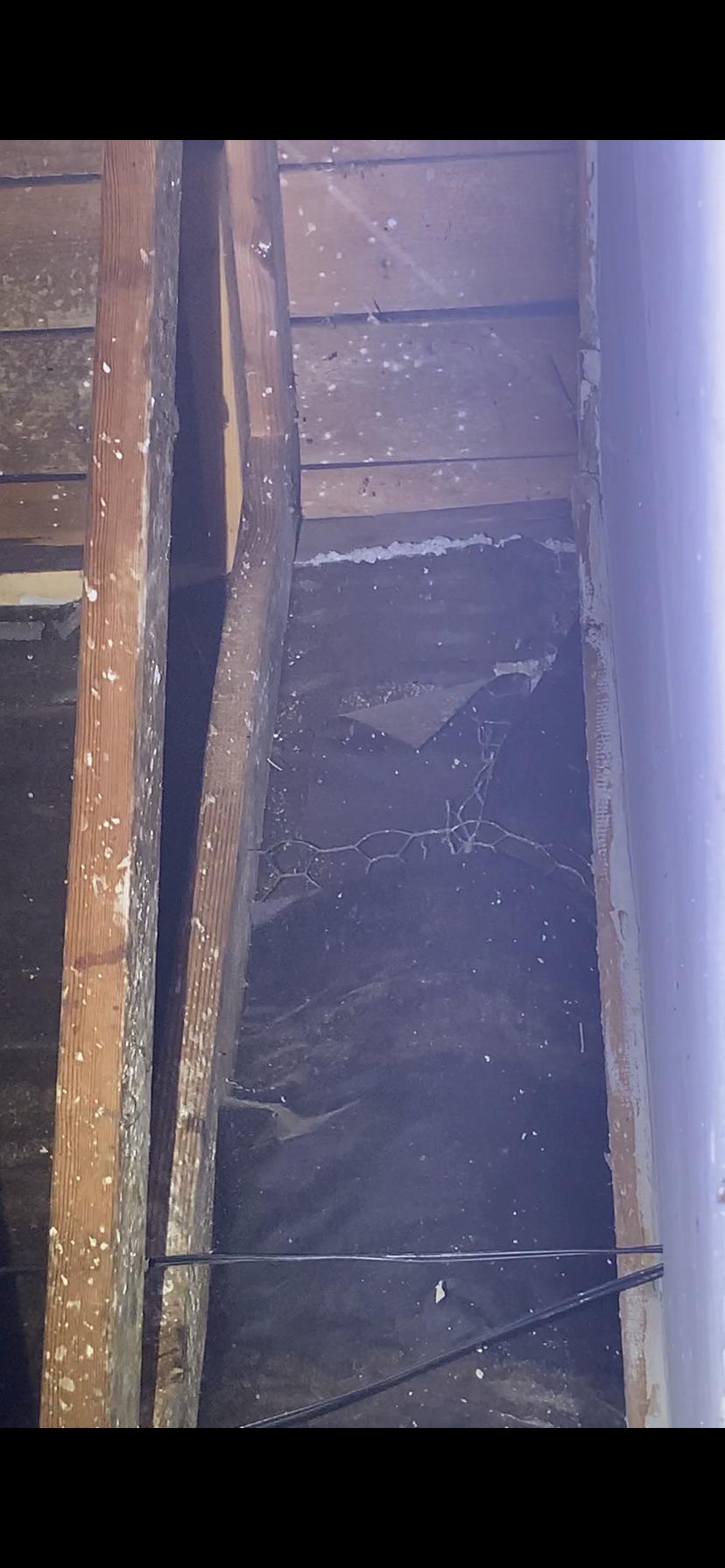 Is it Okay to use blown in insulation in walls without a fabric to hold