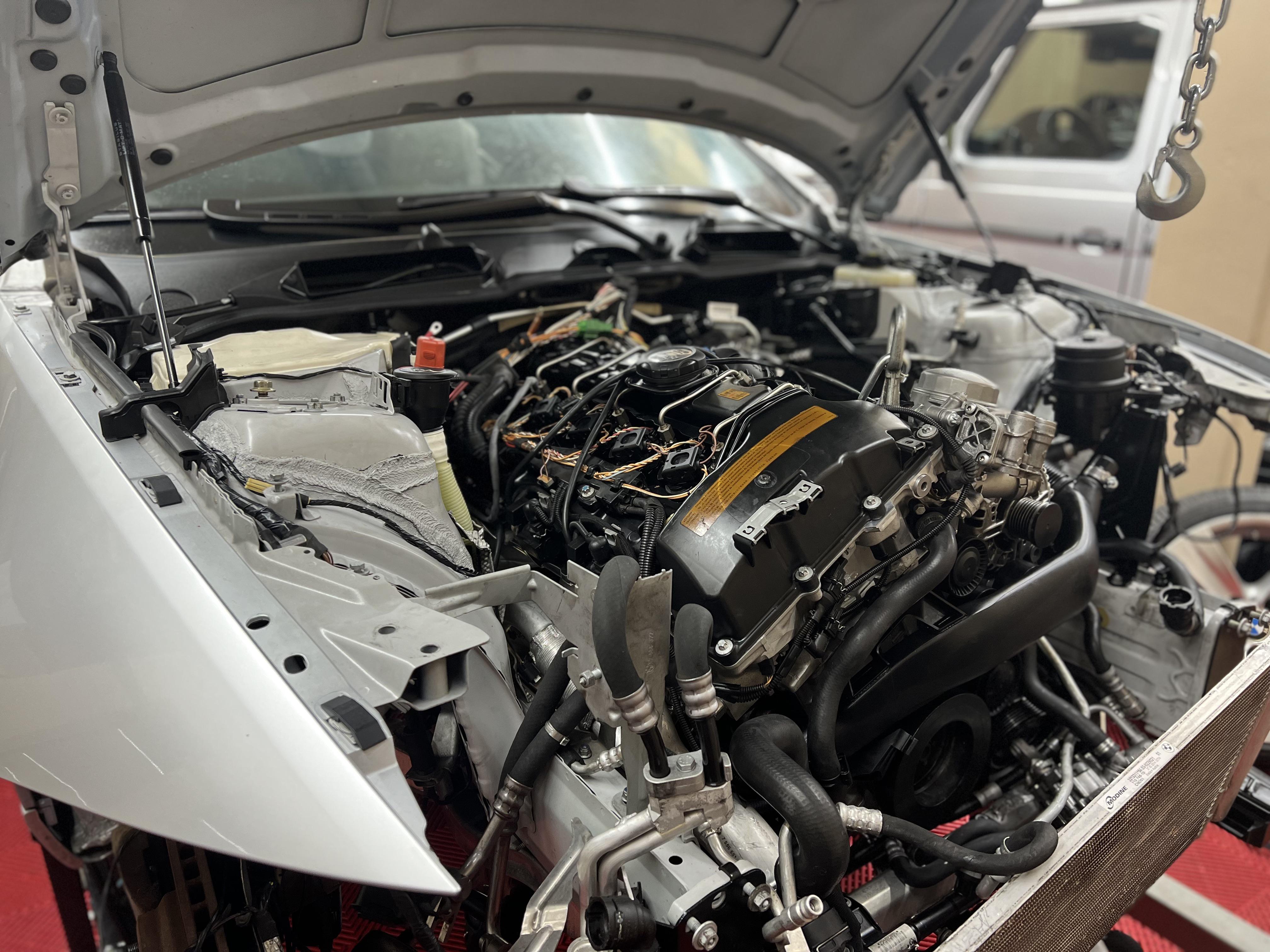 E93 335i Rebuild update: engine is back in. First start will be in the