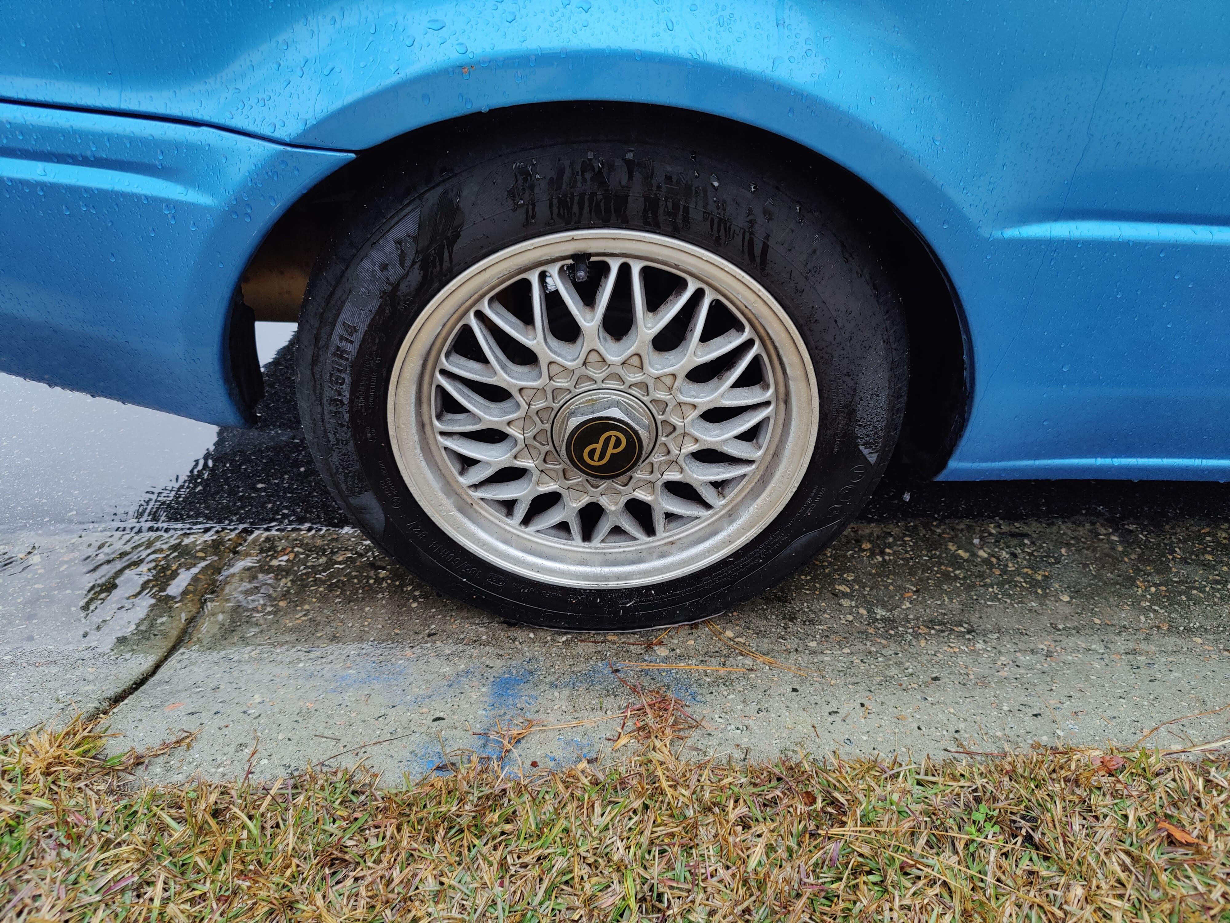 WHAT WHEELS ARE THESE? r/whatisthiscar