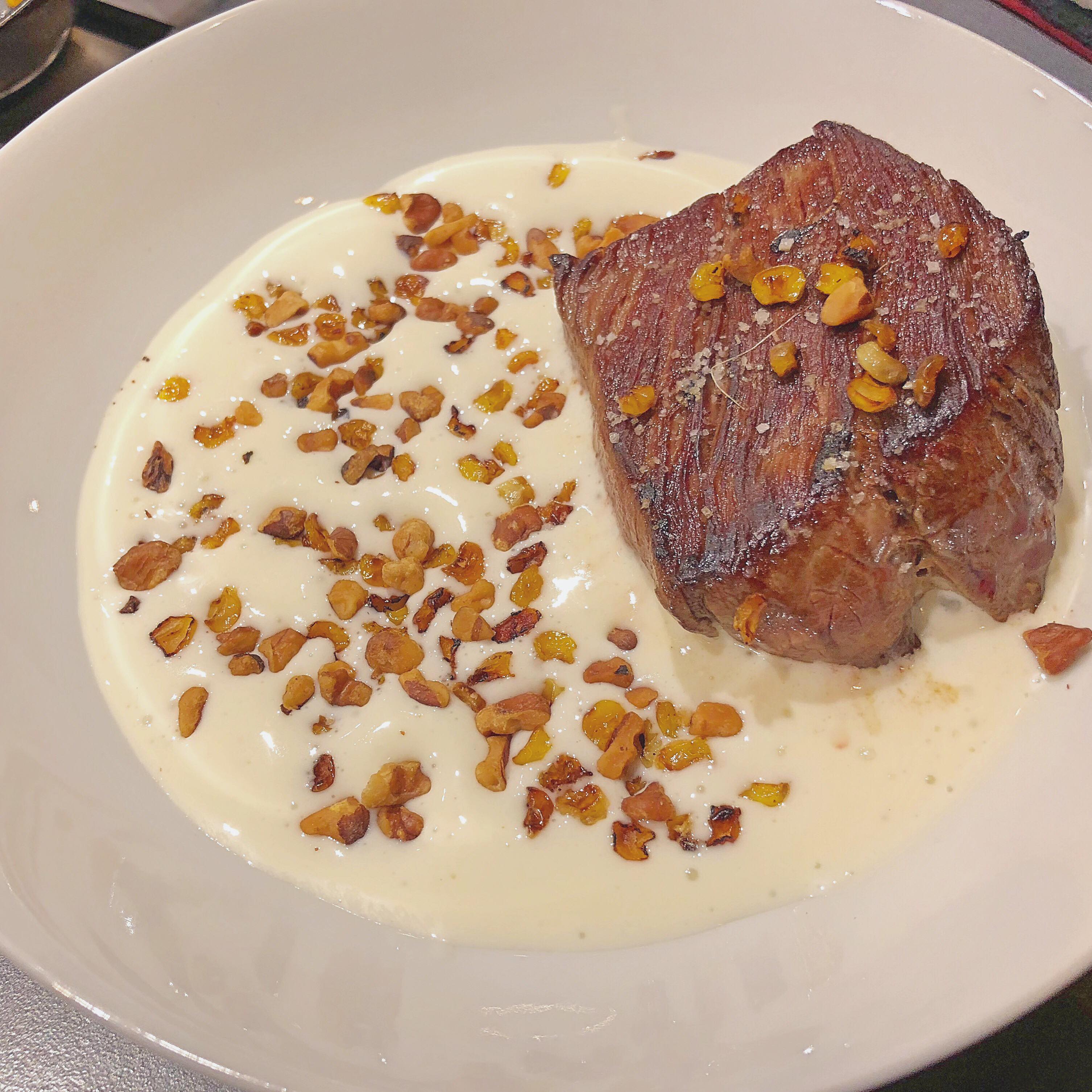 [Homemade] Filet mignon, Blue cheese mousse, Roasted walnuts and corn