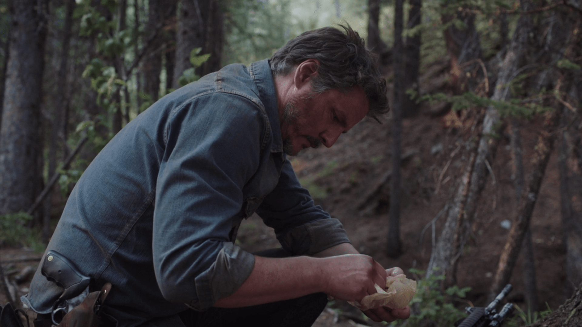 What do they eat in this scenes? I imagine is some kind of dried meat