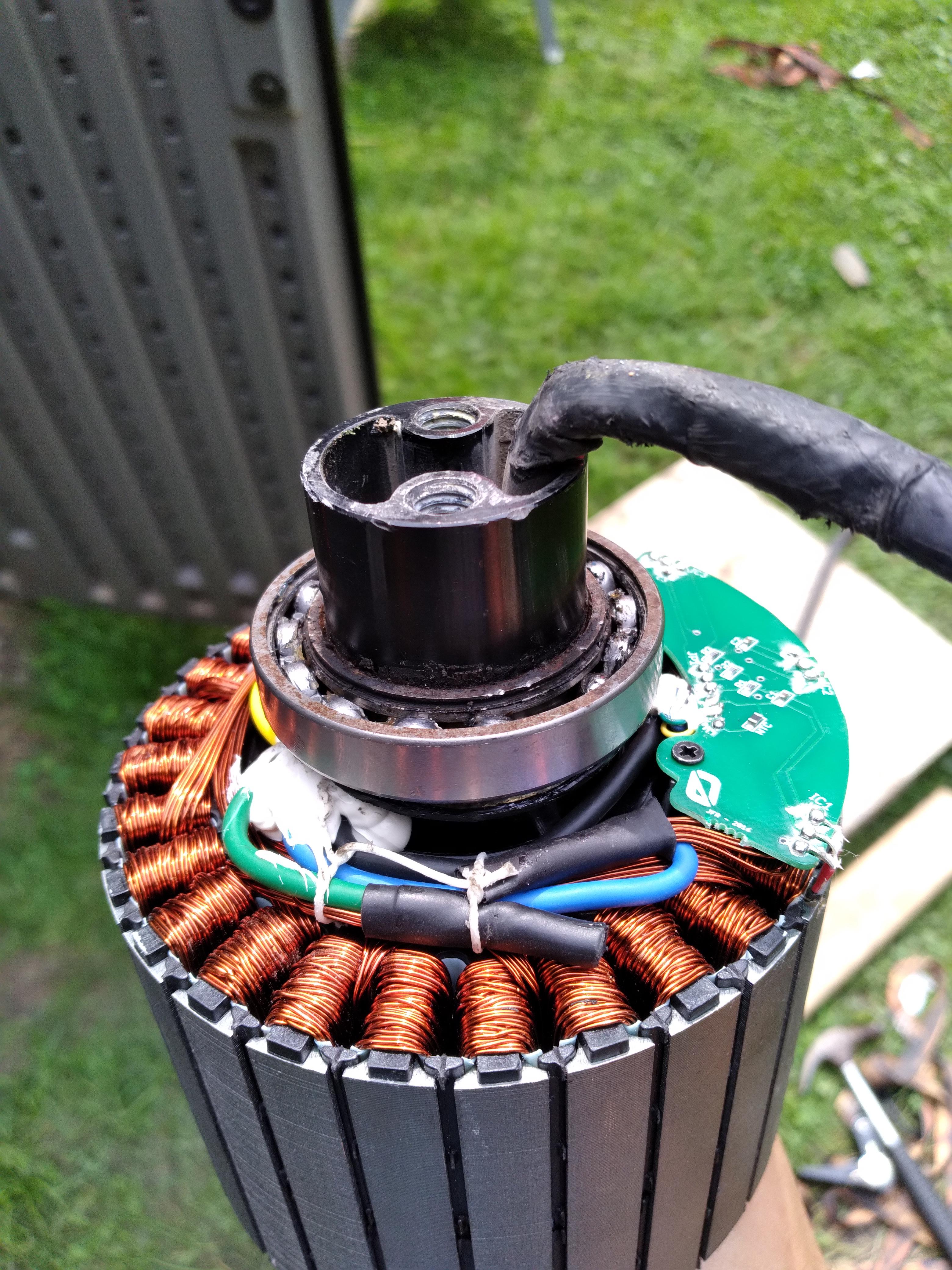 Seized bearing, I've been stuck like this for 2 hours. Any advice? : r