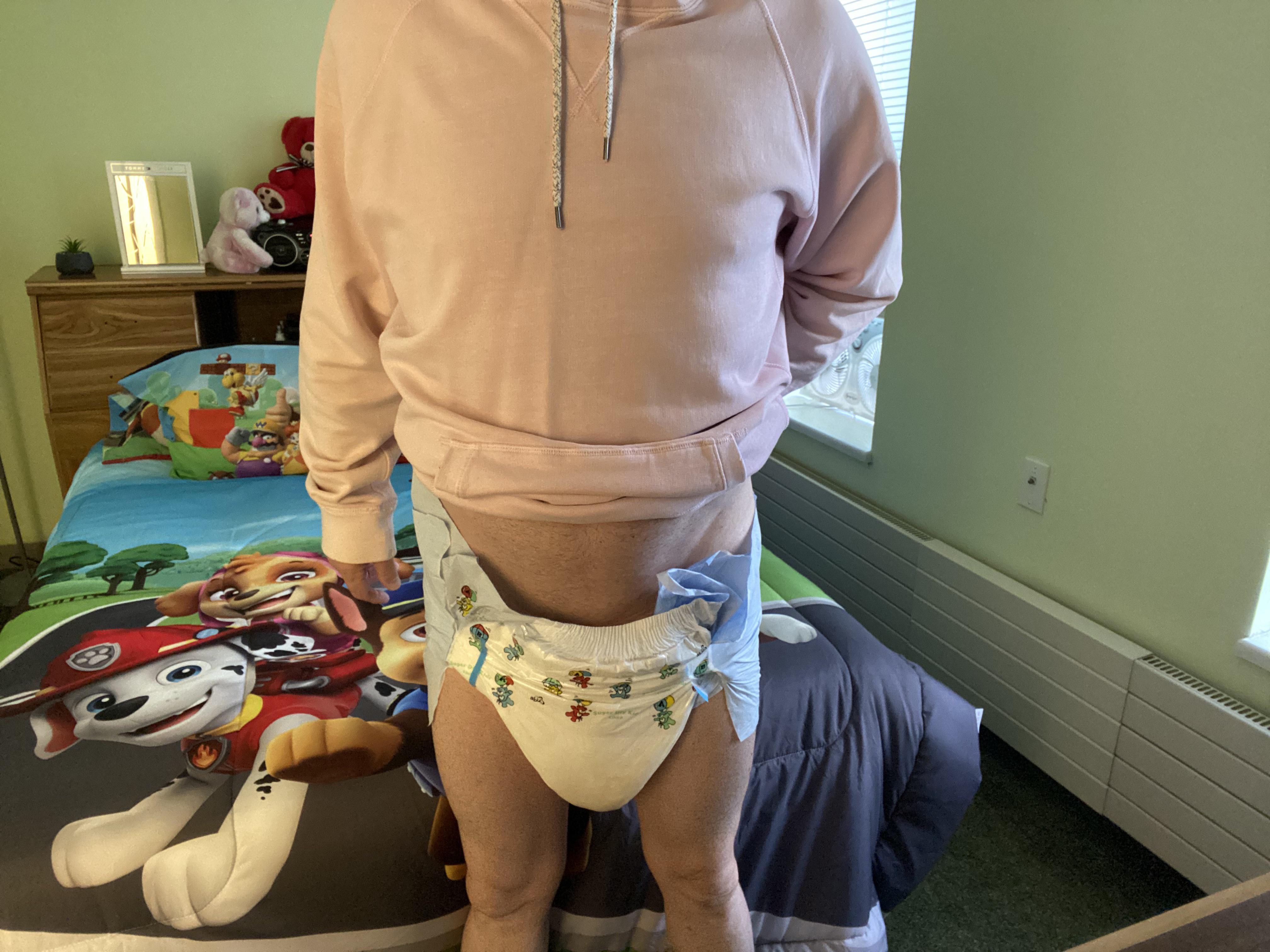 Soaked diaper falling off boy r/diaperpics