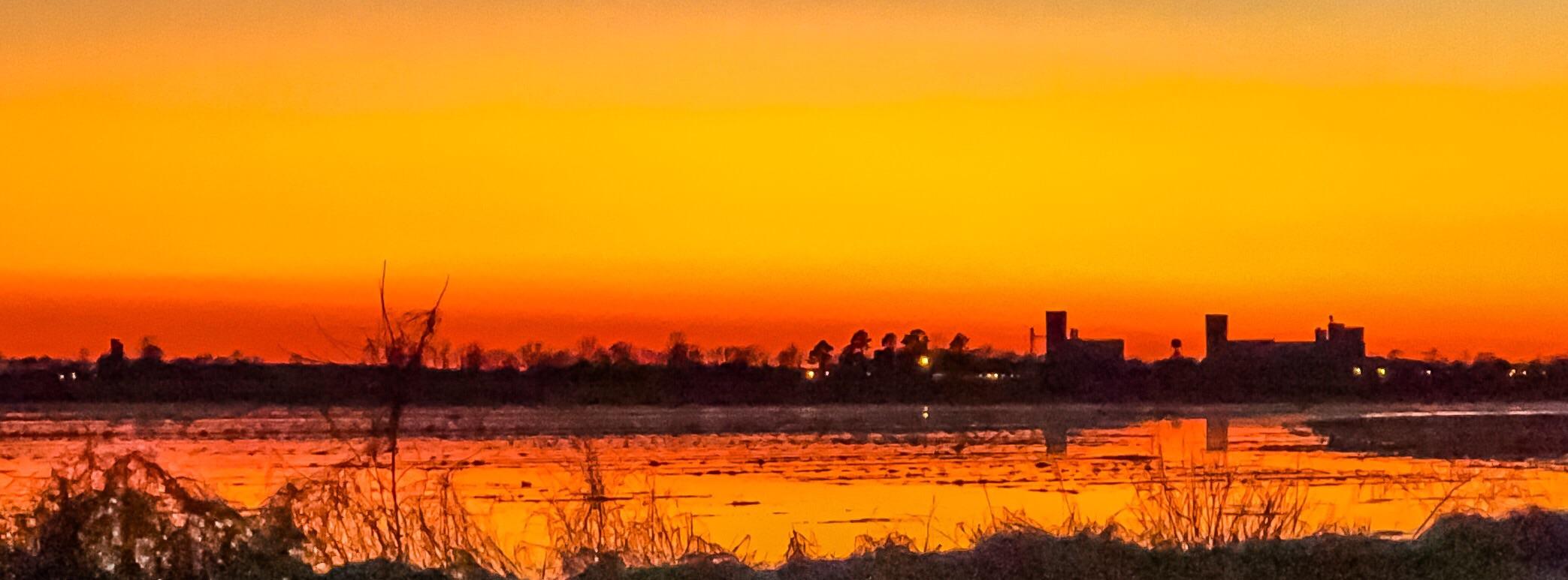 (OC)Sunset over the farm lands in Weiner, Arkansas. (2087x773 px) r