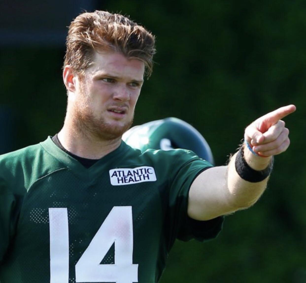 100 YARD TOUCHDOWN RUN LONGEST IN NFL HISTORY r/the_darnold