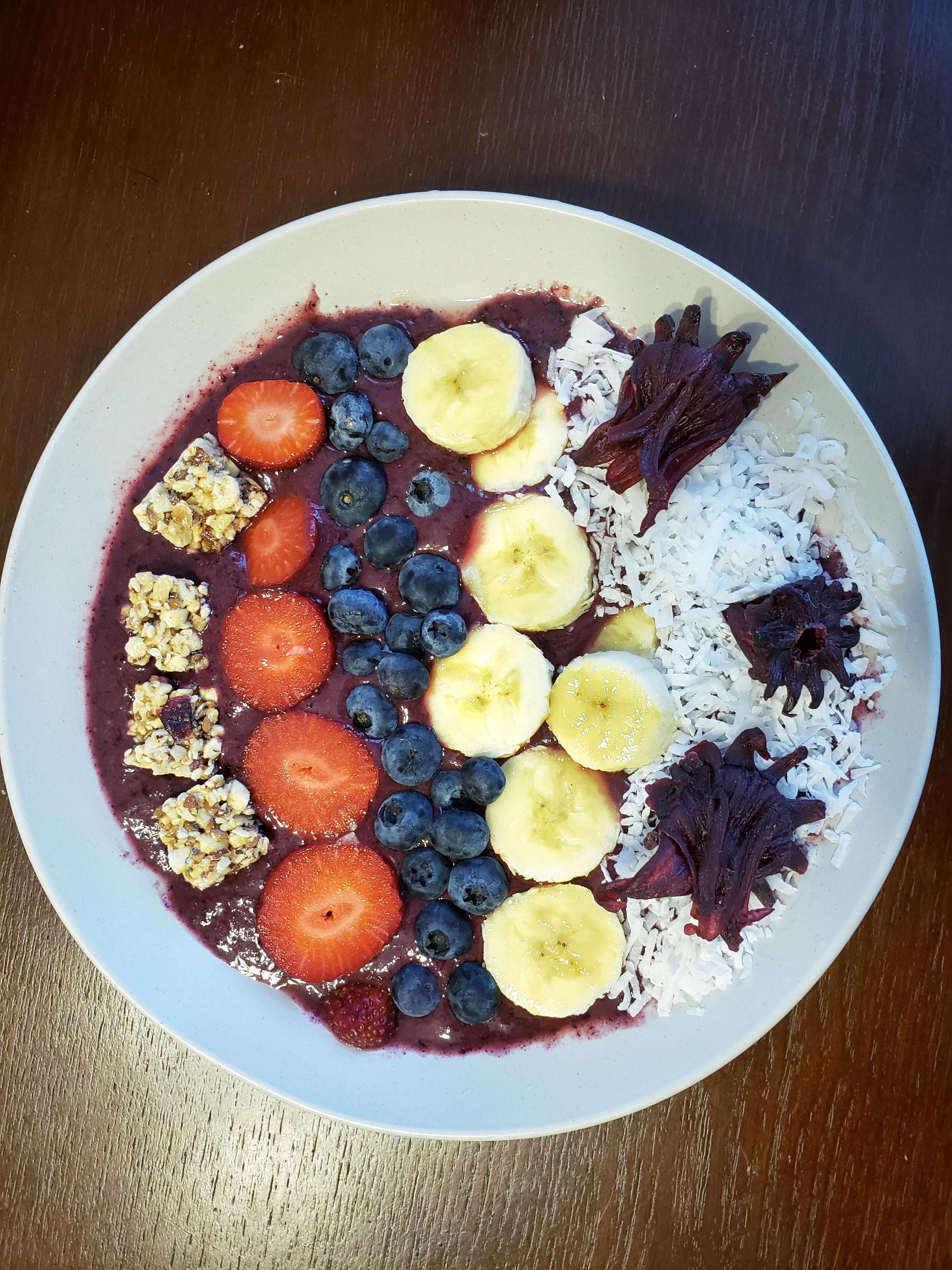 576 cal acai bowl for lunch r/1200isplenty