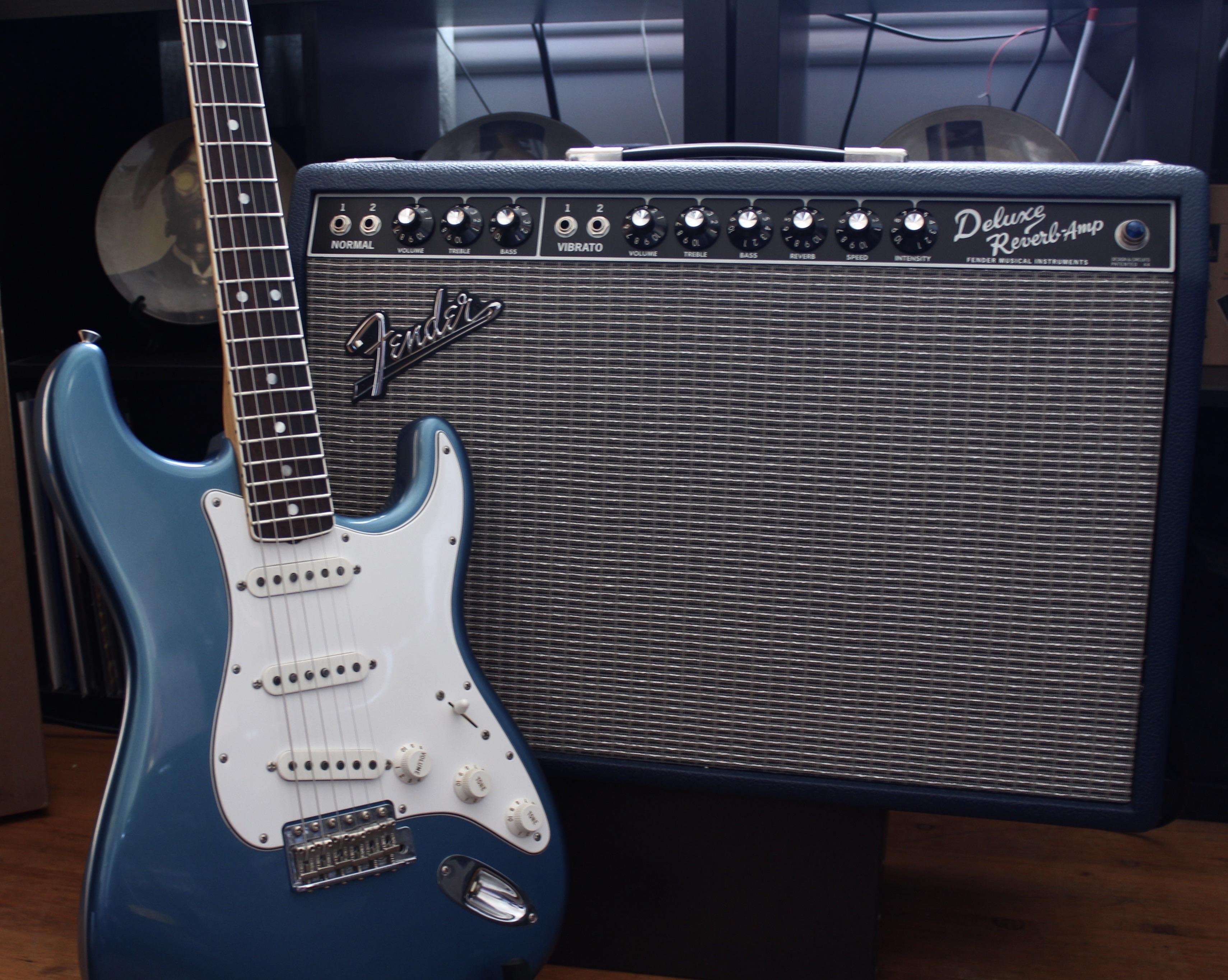 Fender limited run 65 Deluxe Reverb in Navy Blue with blue jewel light