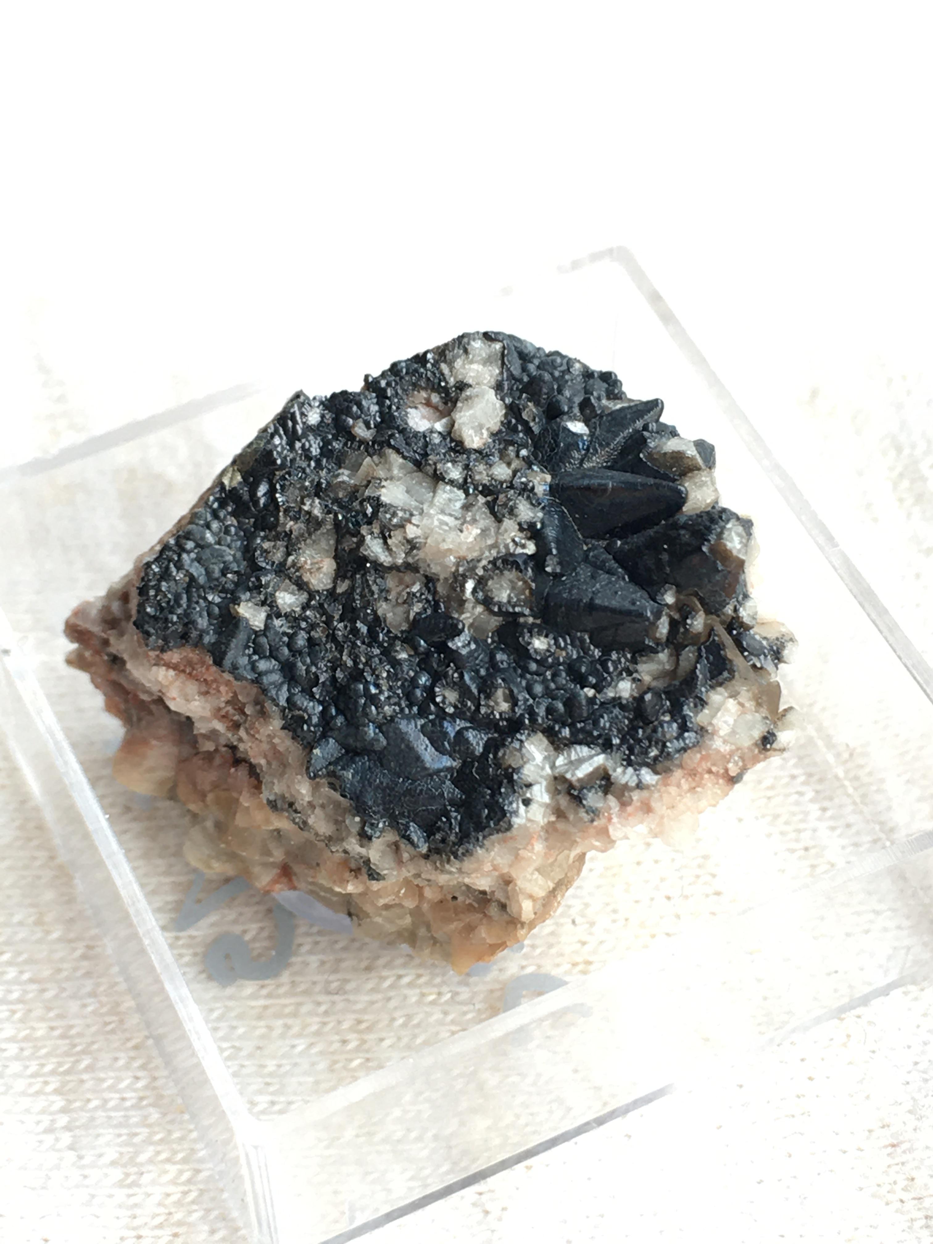 Uraninite (Radioactive) Encrusting Calcite(?) Pribram, CZ r/rockhounds