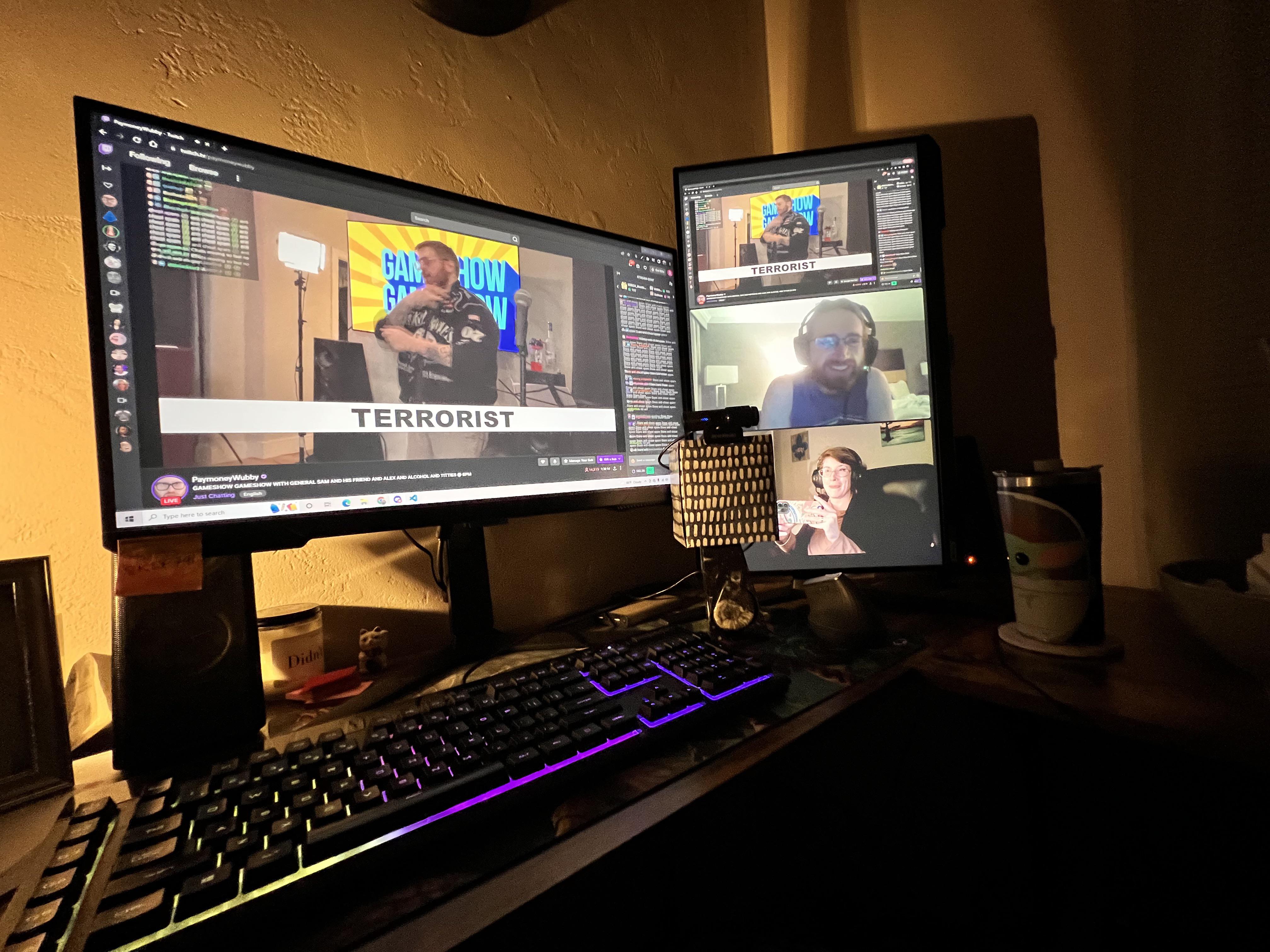 Couch Couple Long Distance Quality Time with Wubby r/PaymoneyWubby