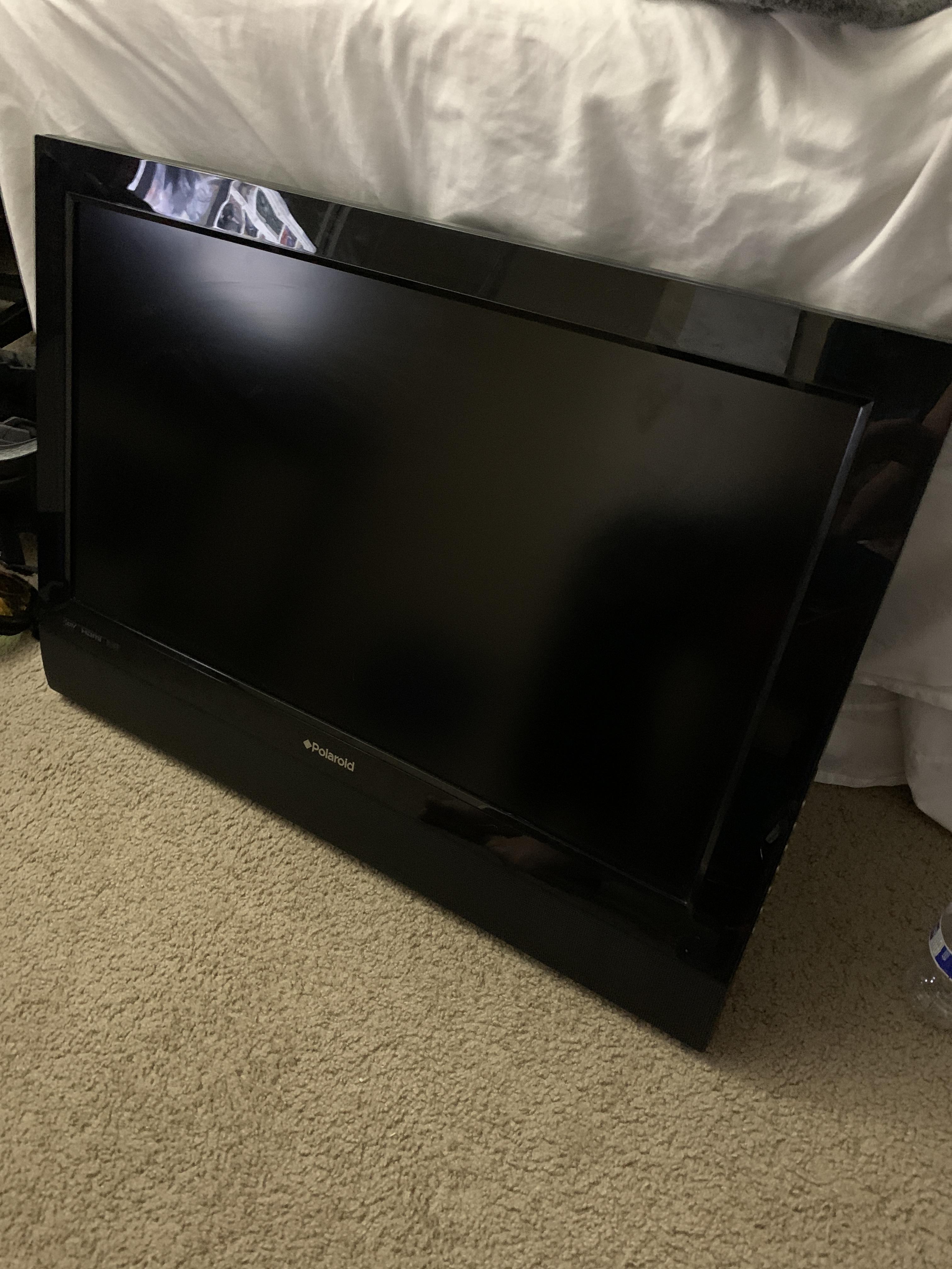 I found a free tv out of the dumpster of my apartment!!! It even has