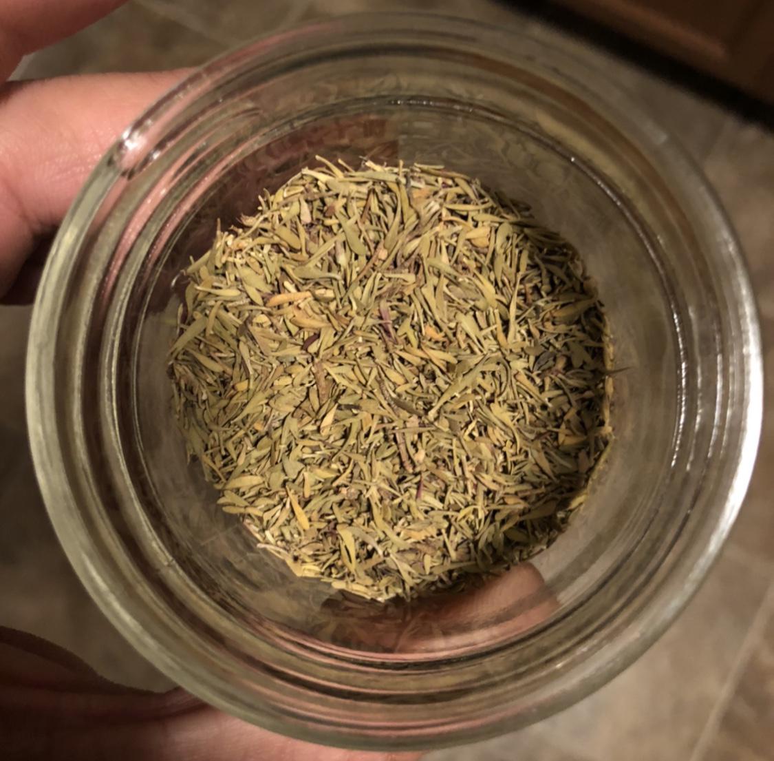 Smells like oregano but looks like an entirely different dried herb