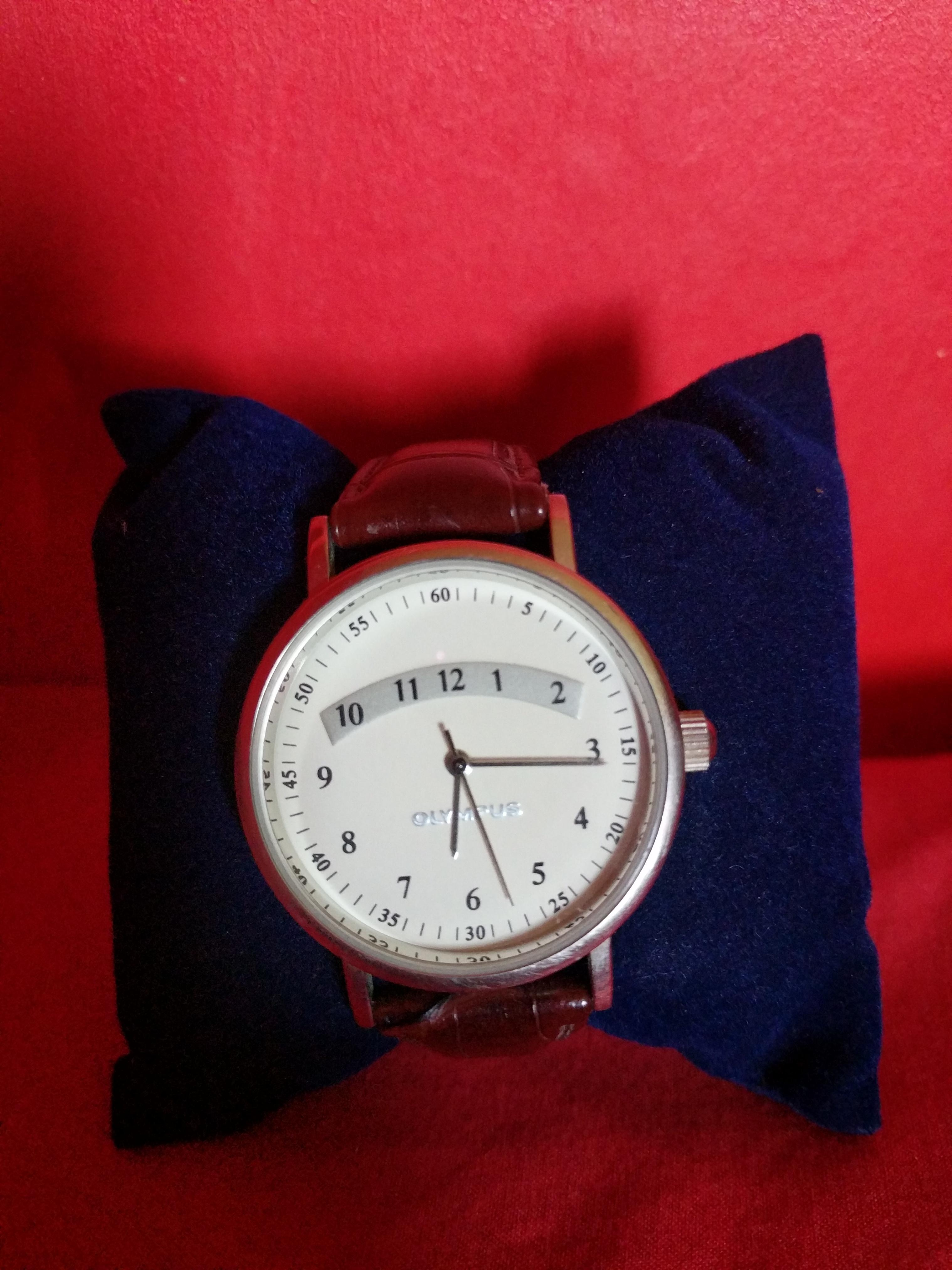 [IDENTIFY] First mechanical watch my Grandad gave me when I was younger