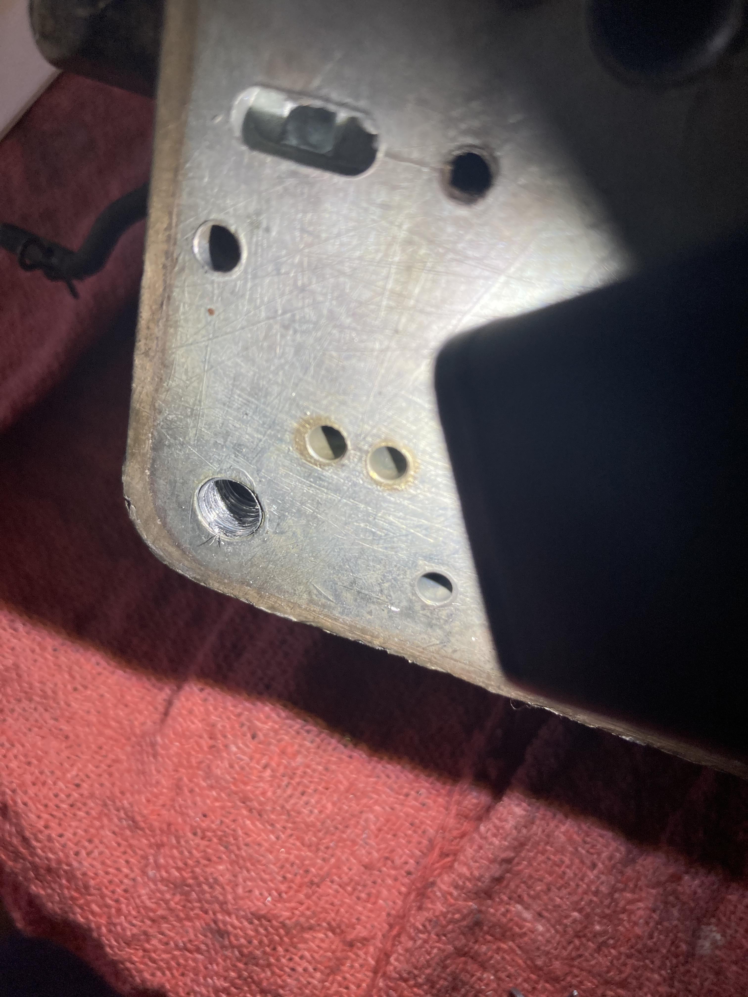 Broken helicoil in carb r/MechanicAdvice